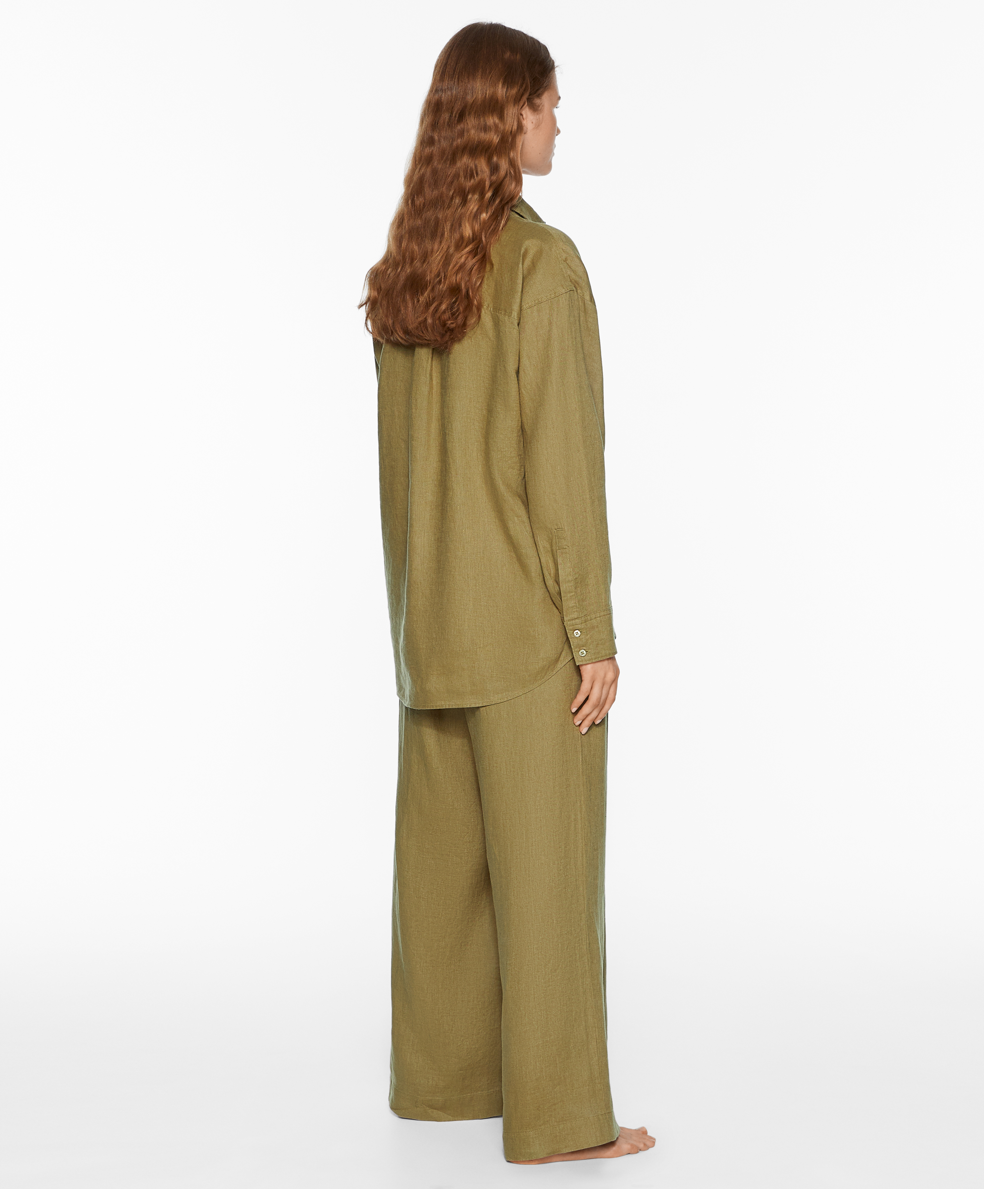 100% linen long-sleeved shirt with pockets