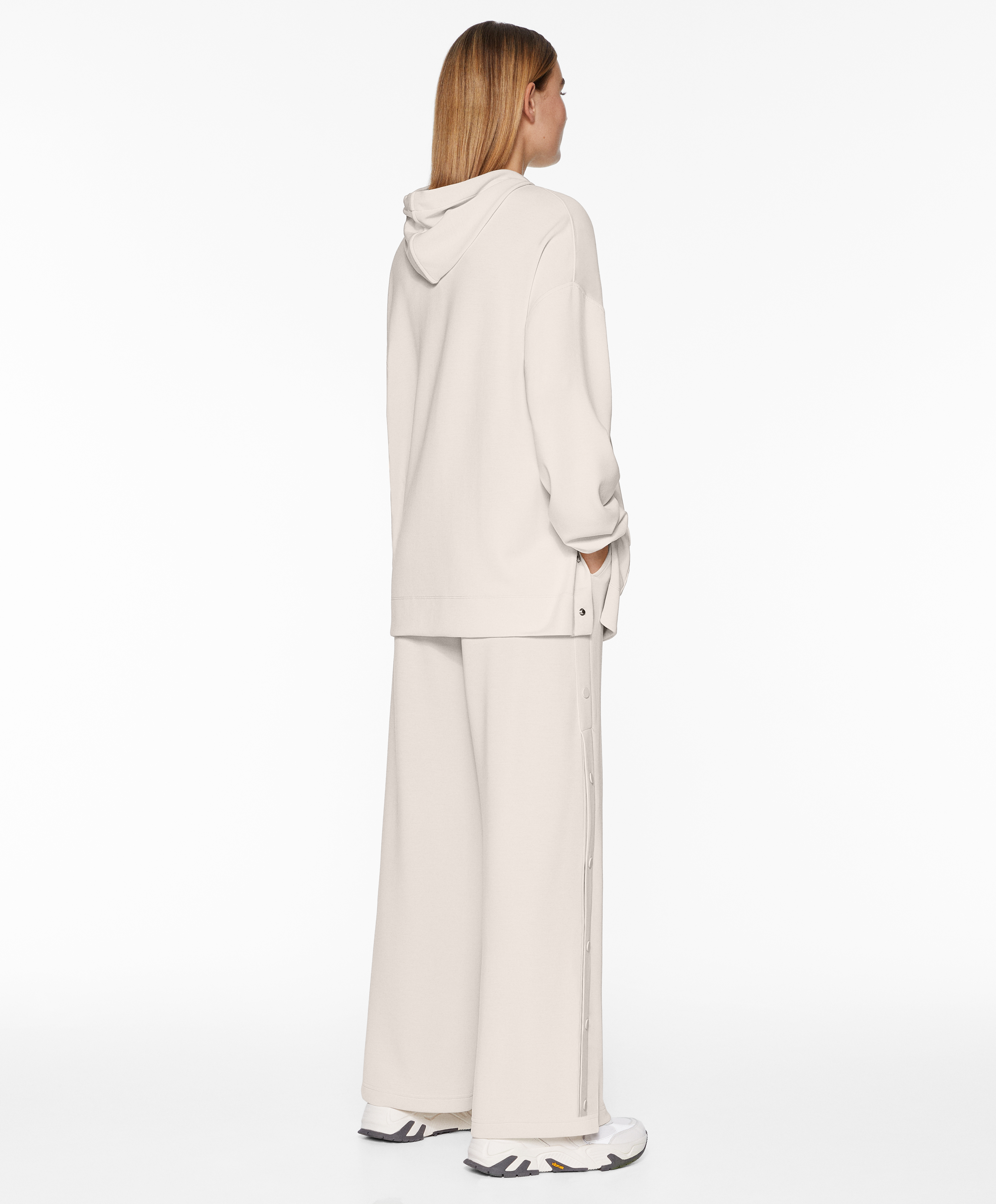 Oversize sweatshirt with soft-touch modal and zip