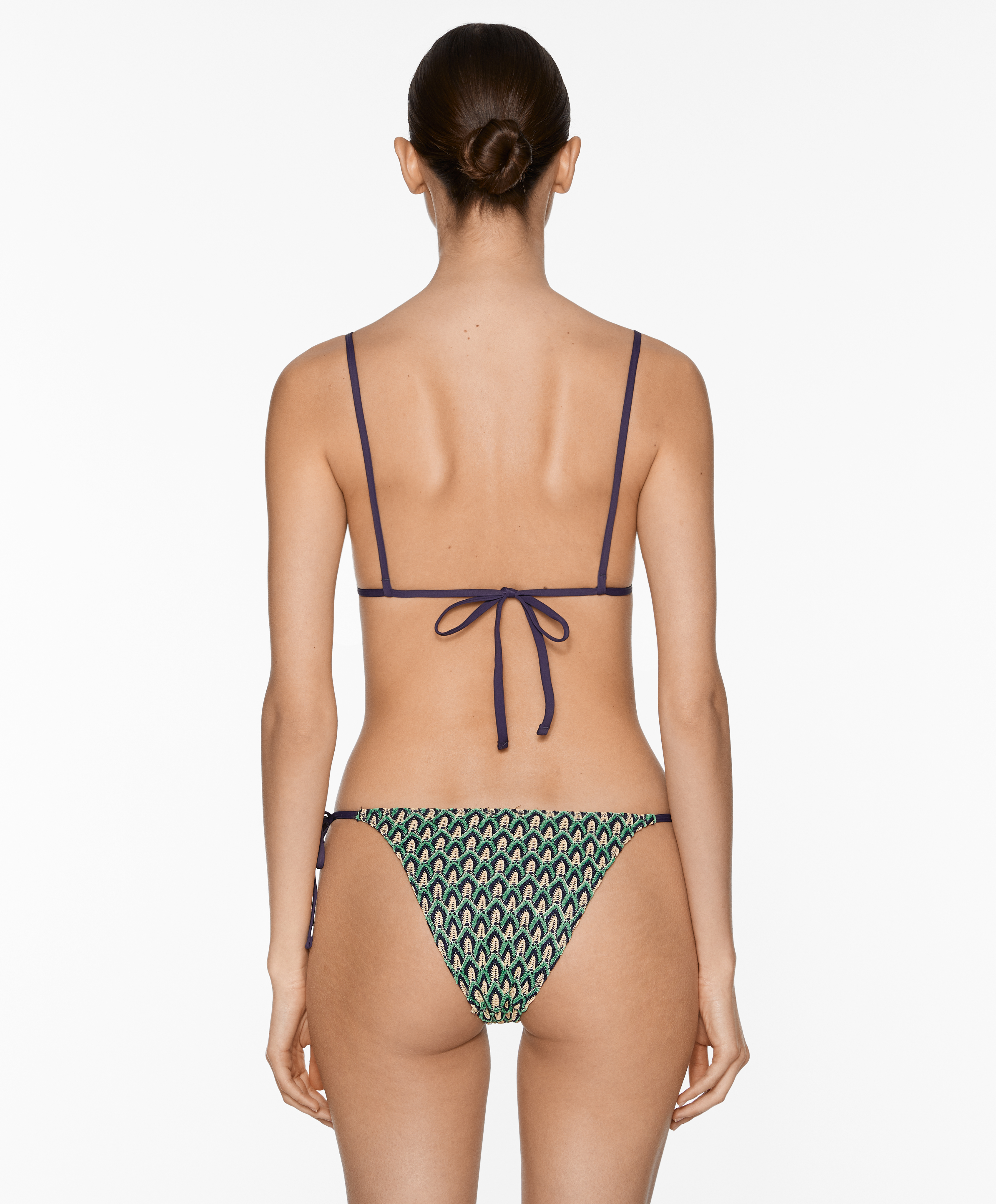 Medium-coverage crochet bikini briefs with ties