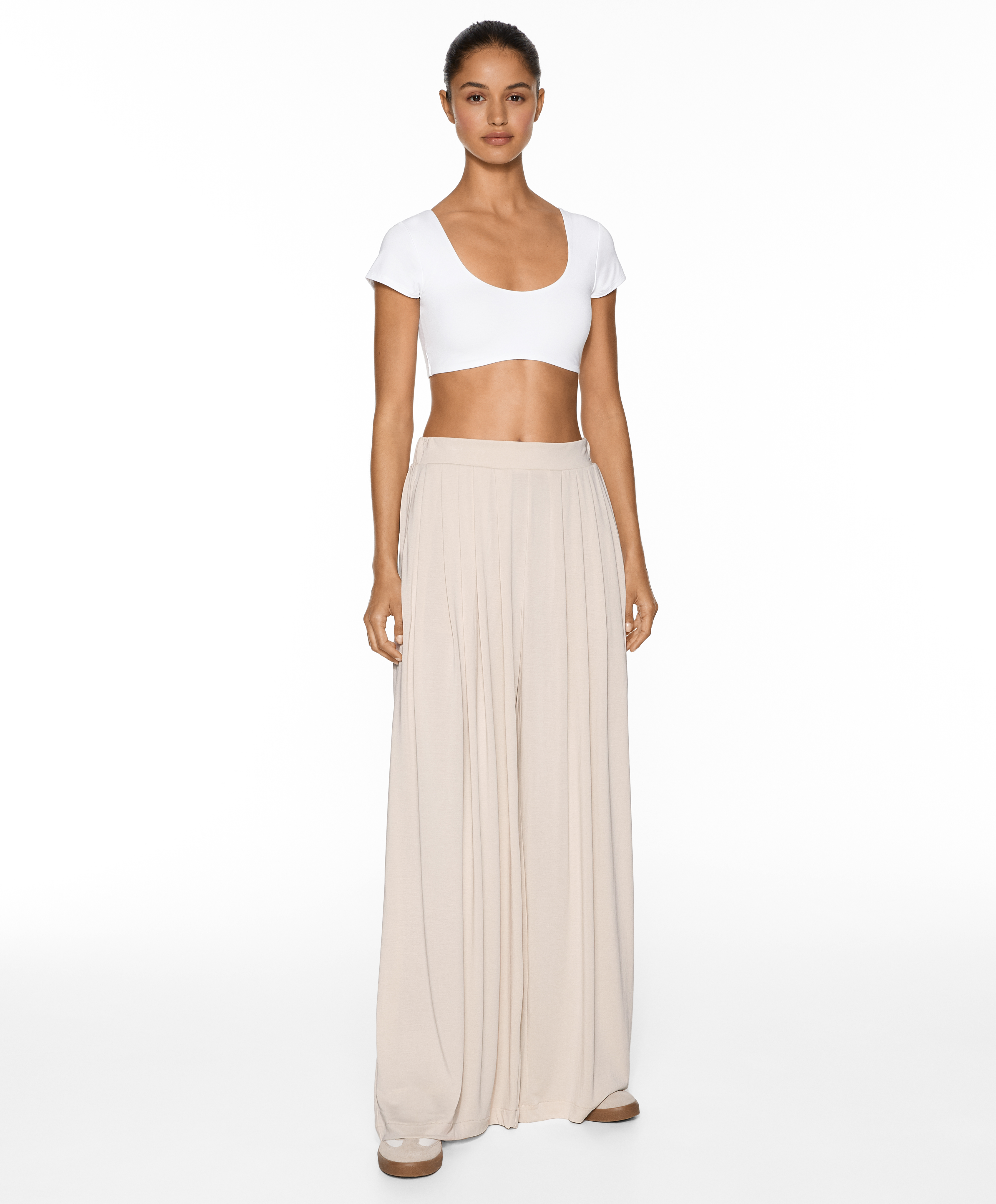 Short-sleeved bra top with modal