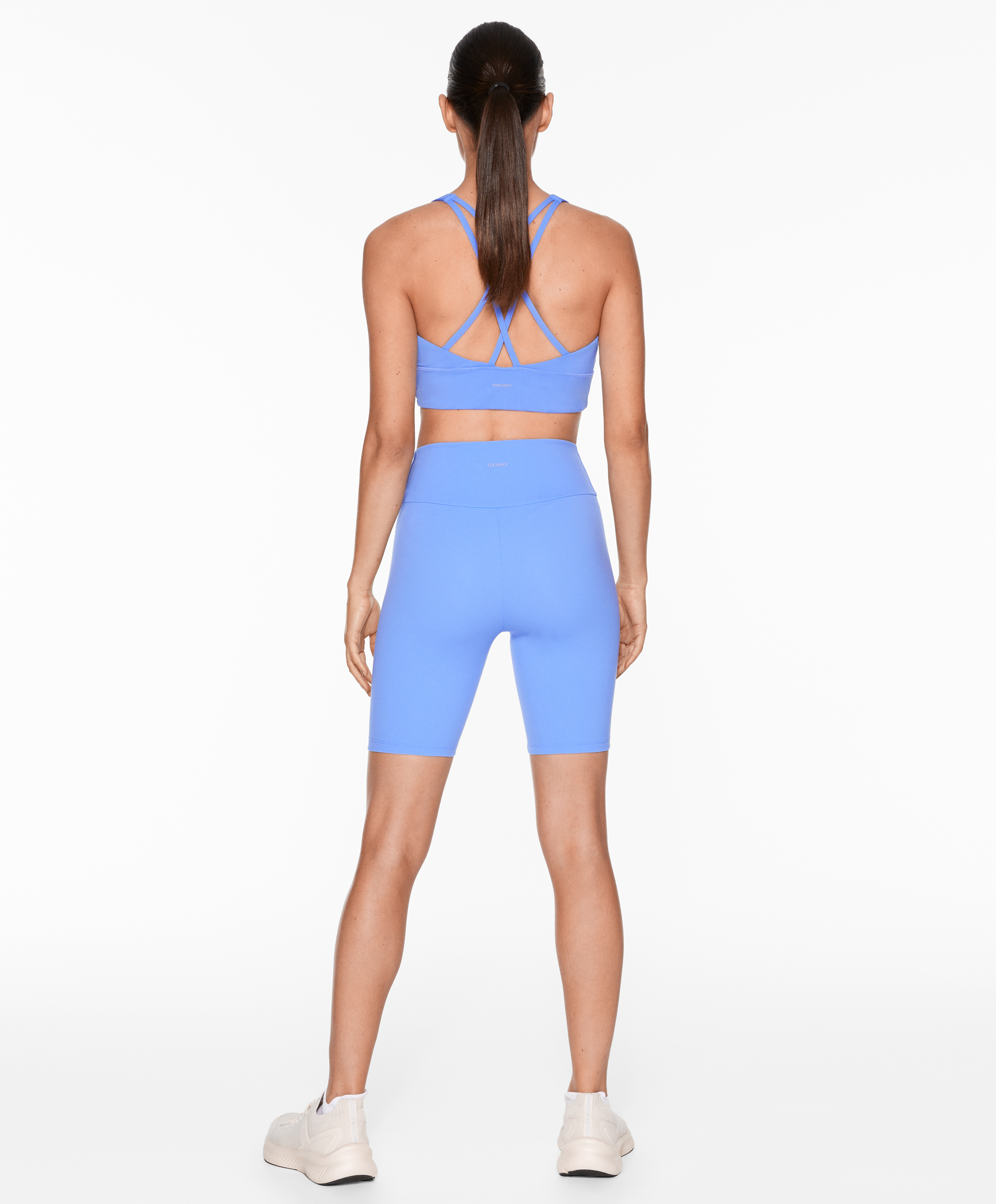Medium-support comfortlux sports bra with cups