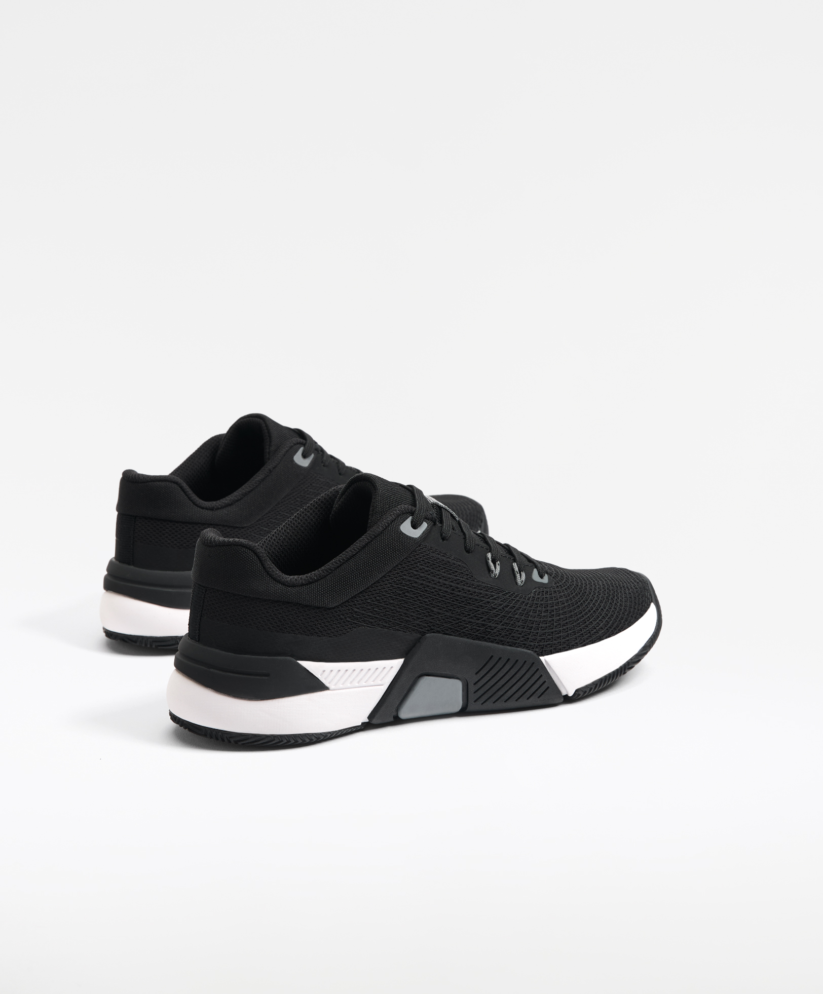 Strength training shoes
