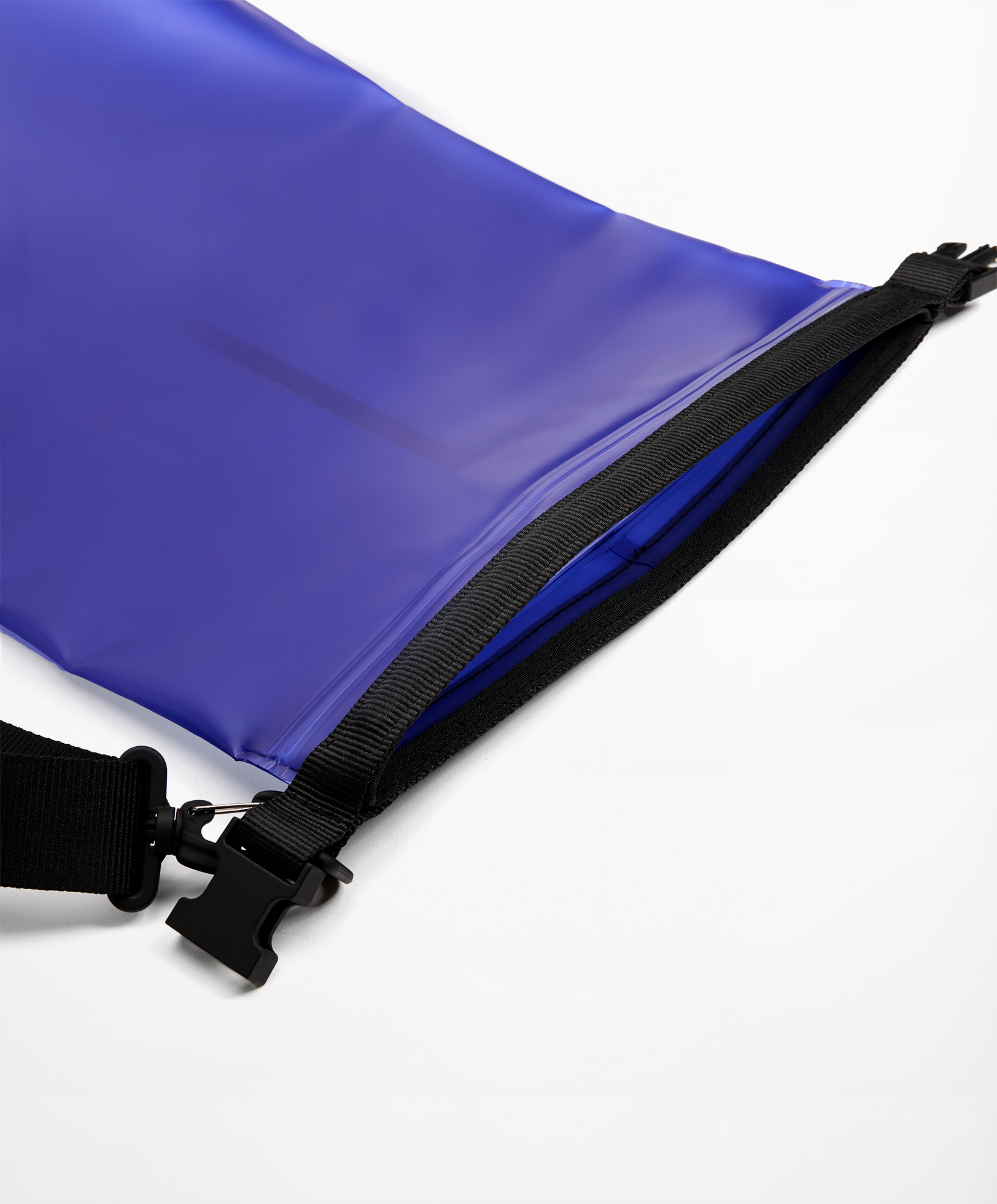 9.5L water-resistant bag