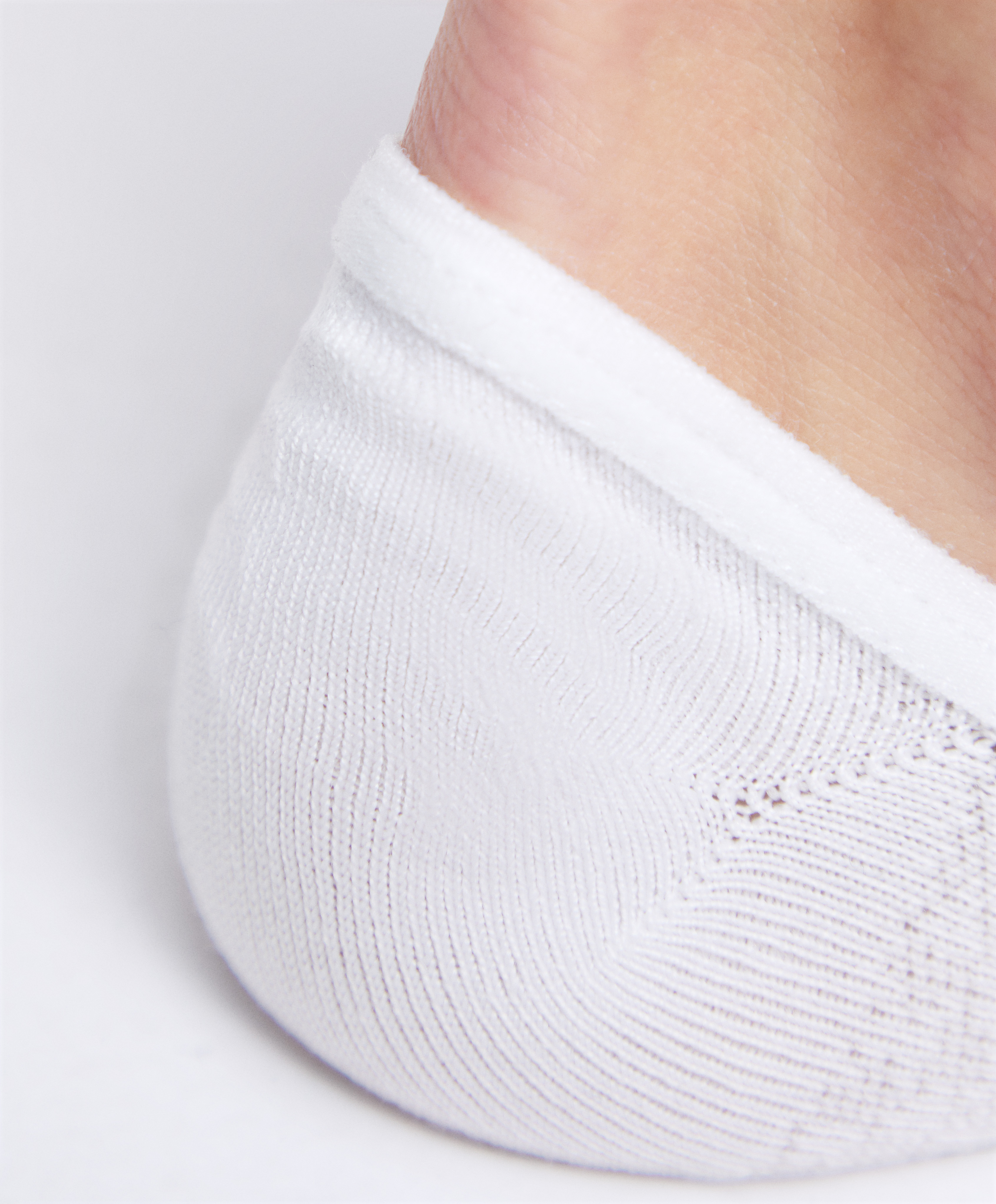 3 pairs of medium-cut invisible polyamide blend sports trainer socks