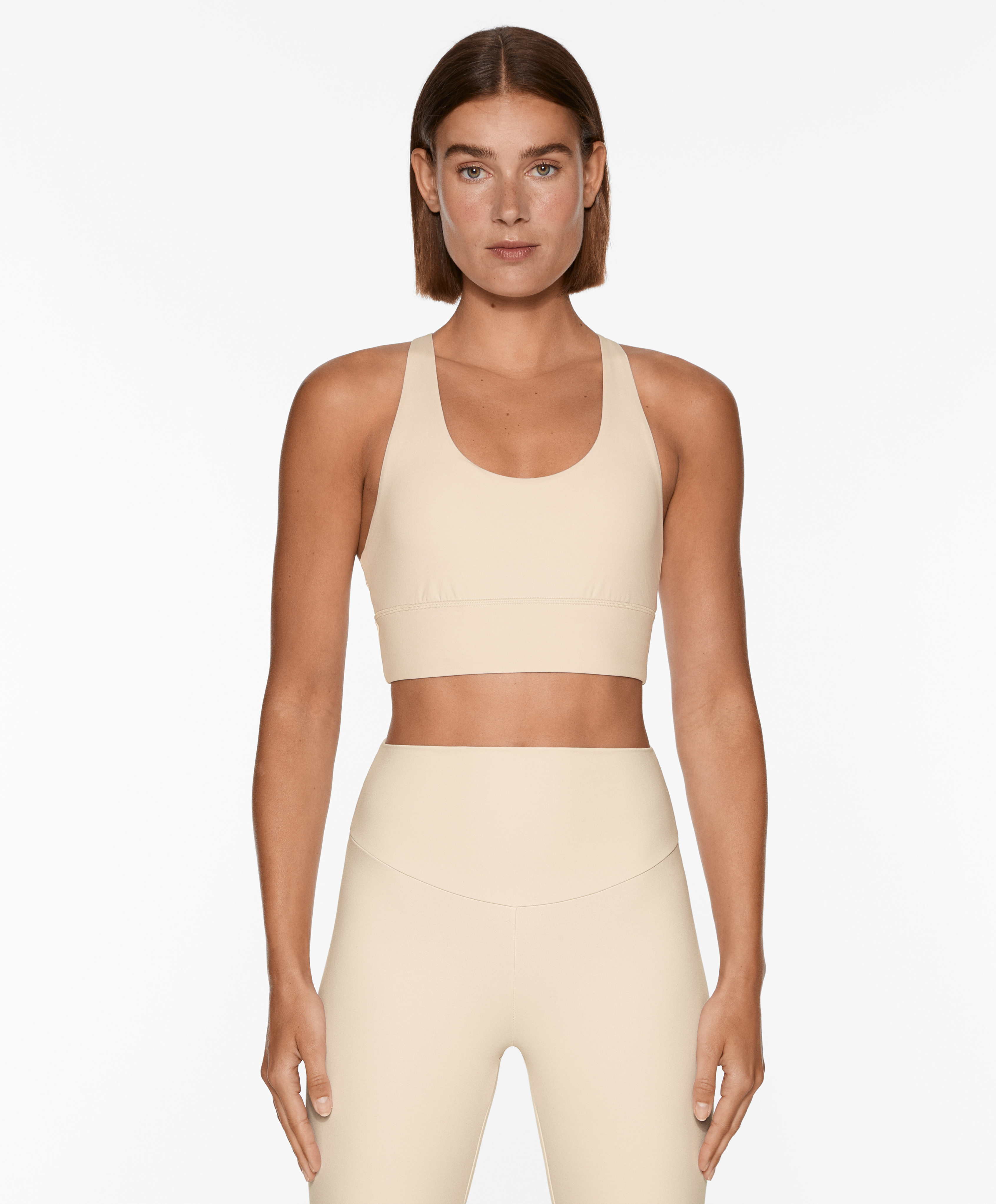 Medium-support comfortlux sports bra with cups