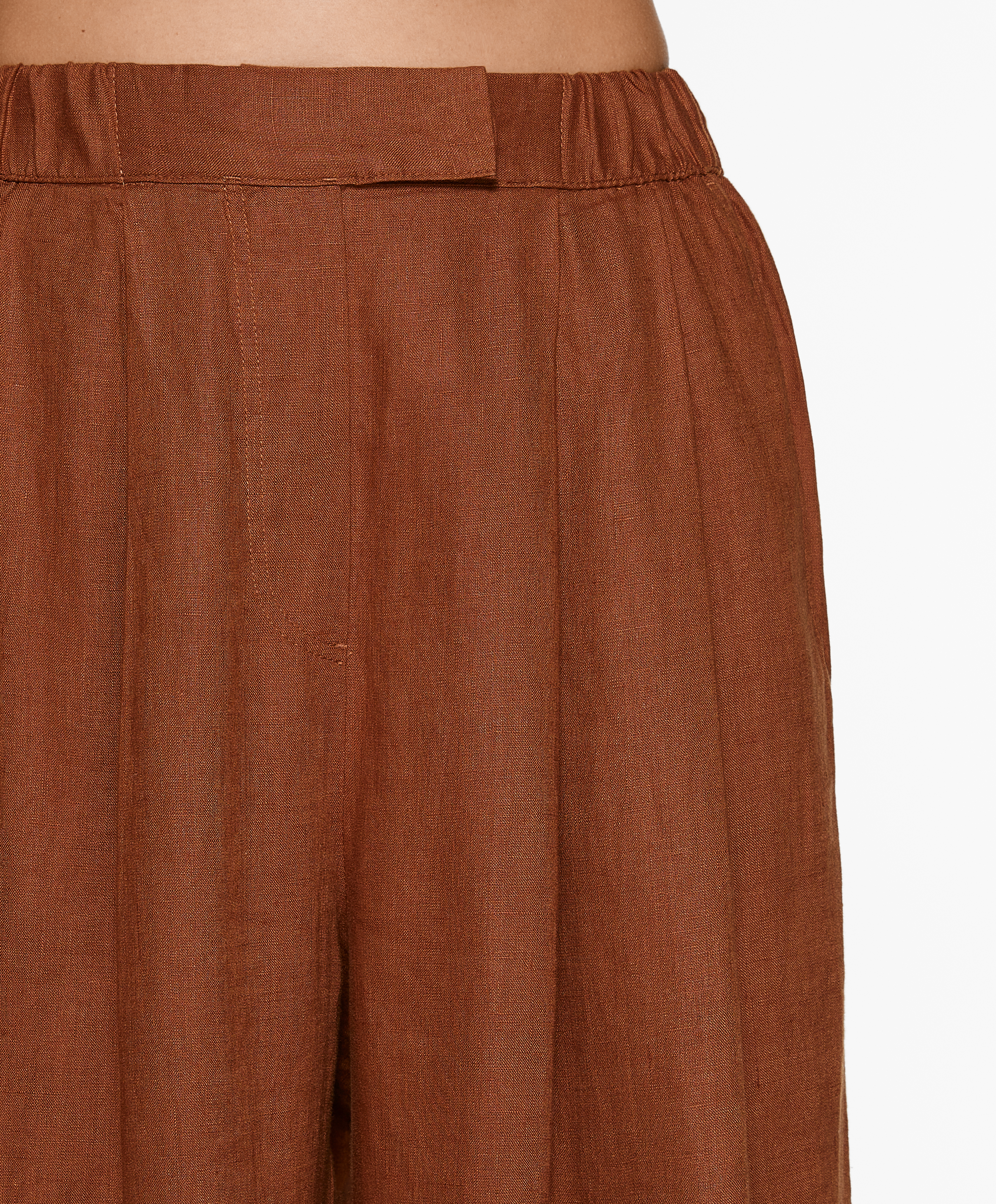 Tailored-fit 100% linen trousers