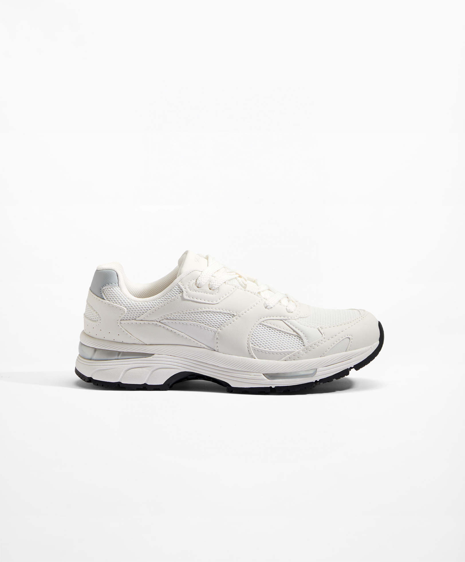 Running-style trainers