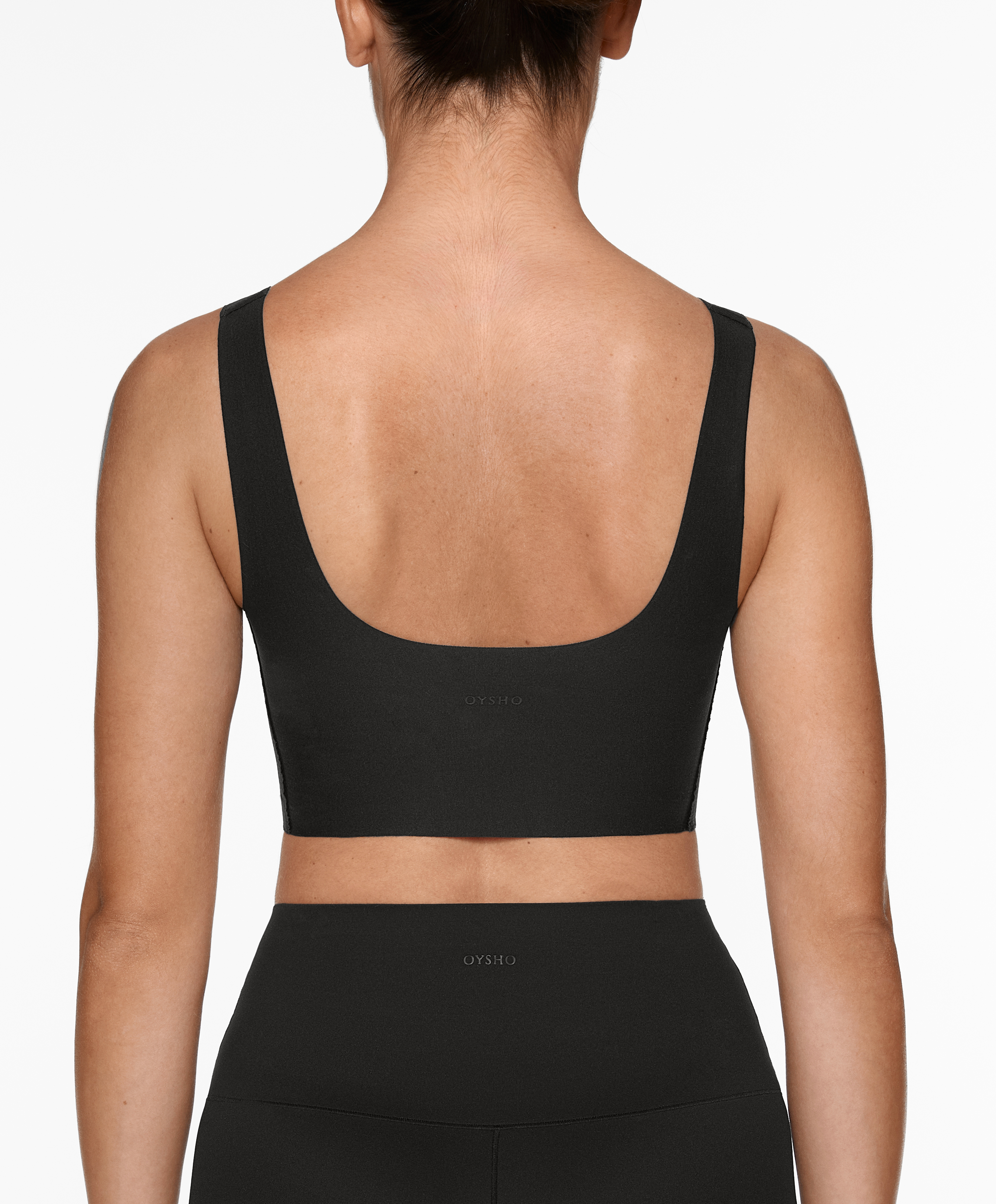 Perfect-adapt medium-support sports bra with cups