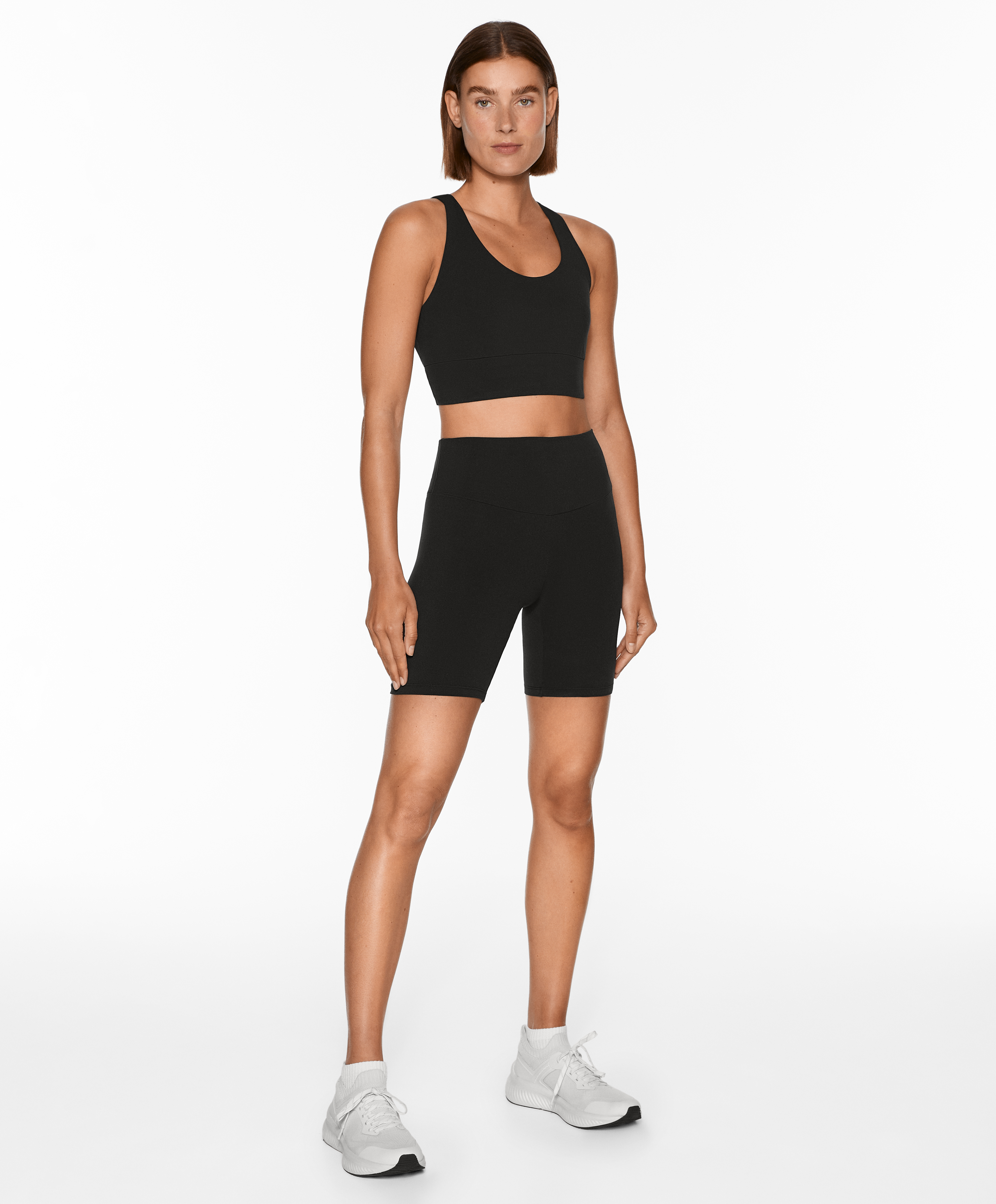 Medium-support comfortlux open-back sports bra with cups