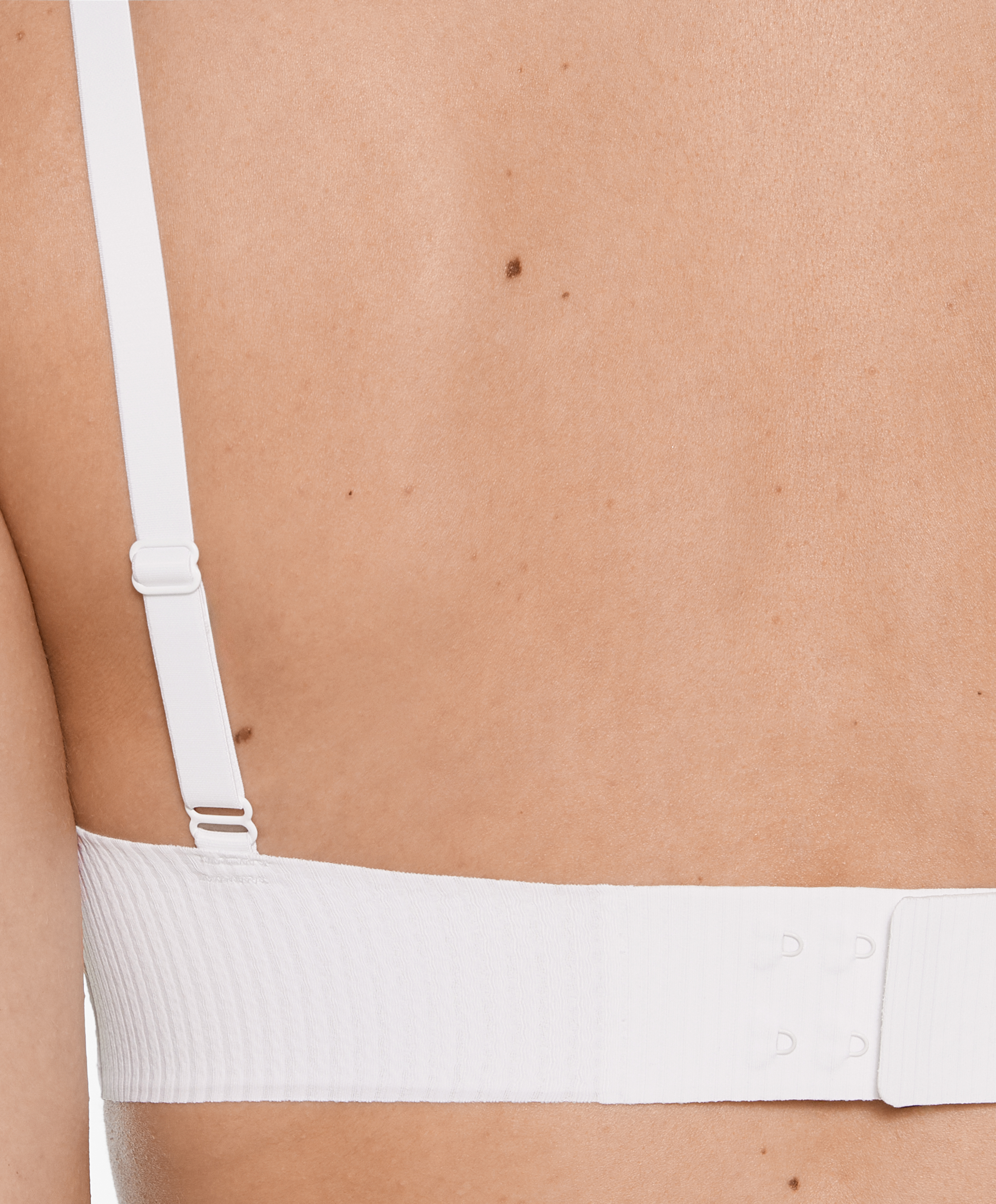 Invisible micro rib halter bra