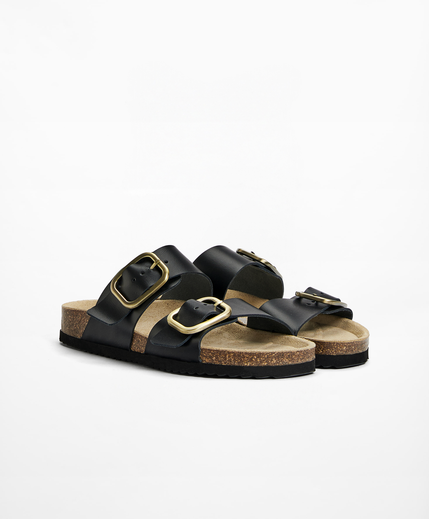 Leather sandals with buckle