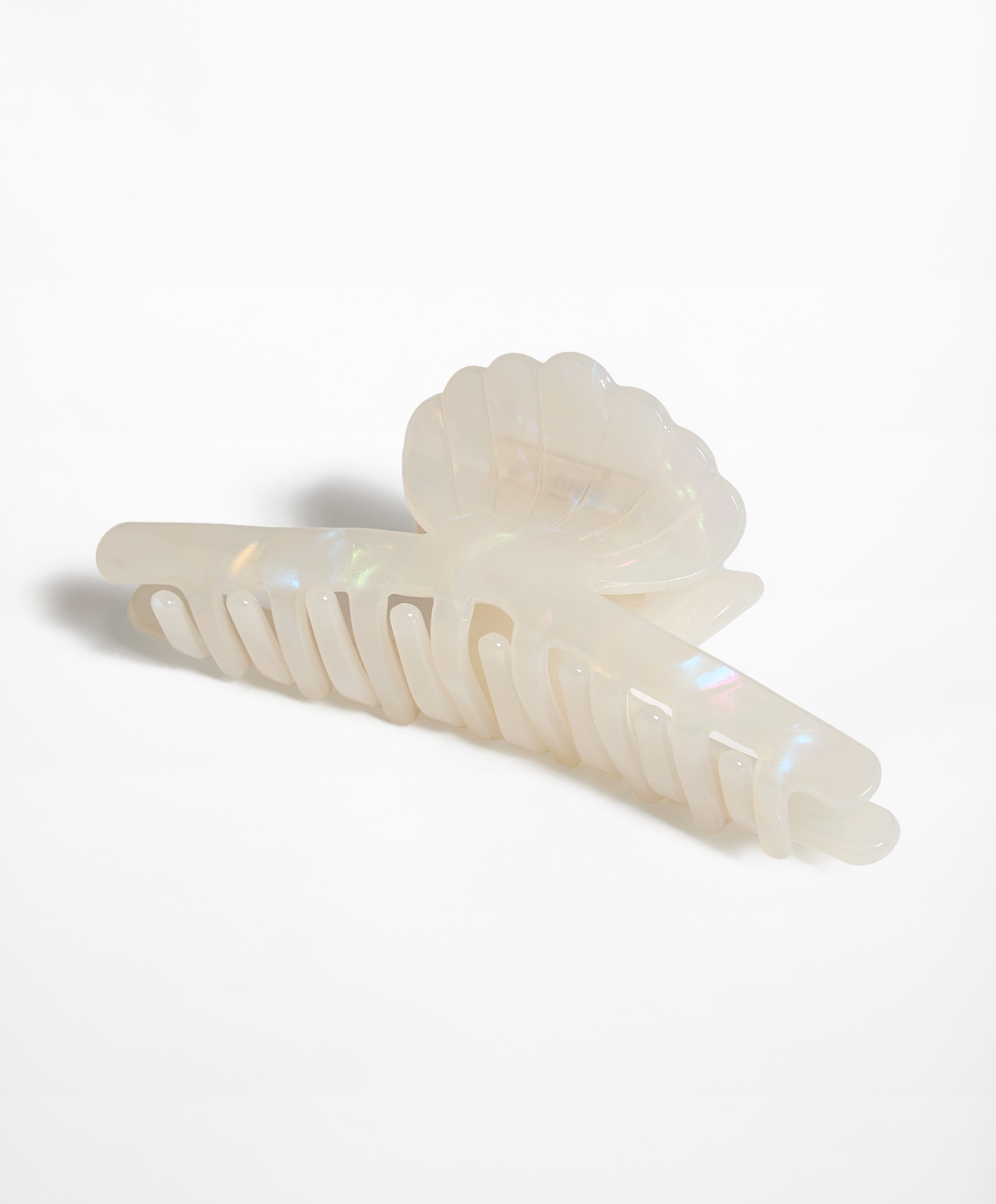 Shell hair clip