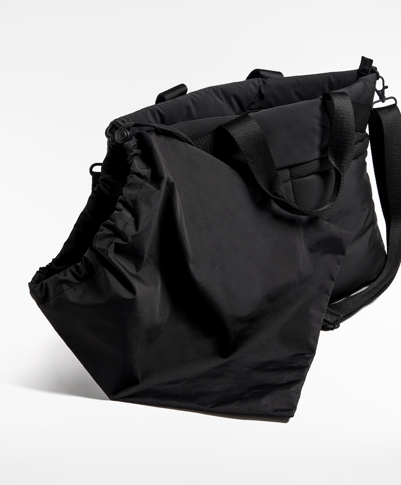Front pocket sports bag