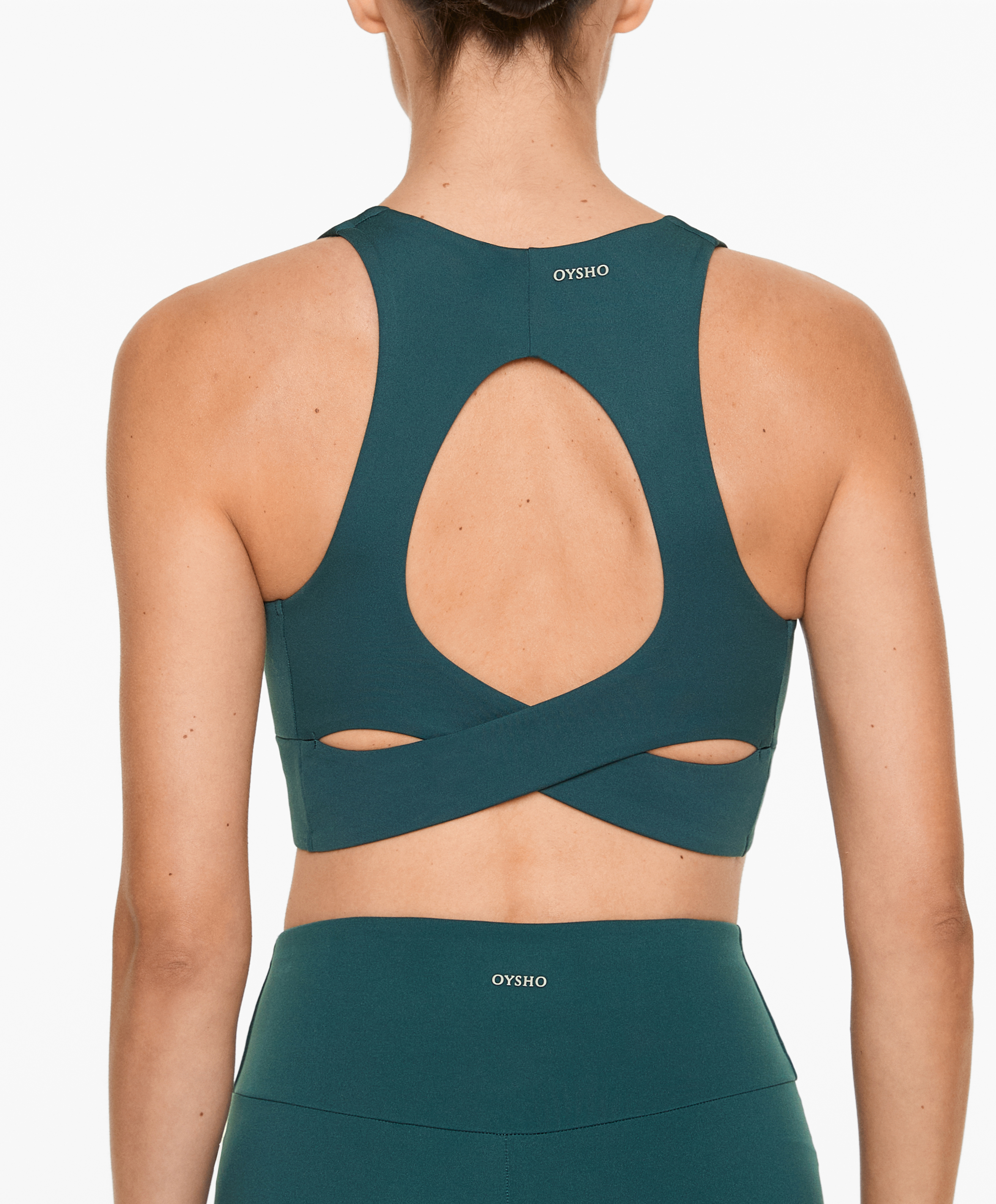 Medium-support comfortlux open-back sports bra with cups