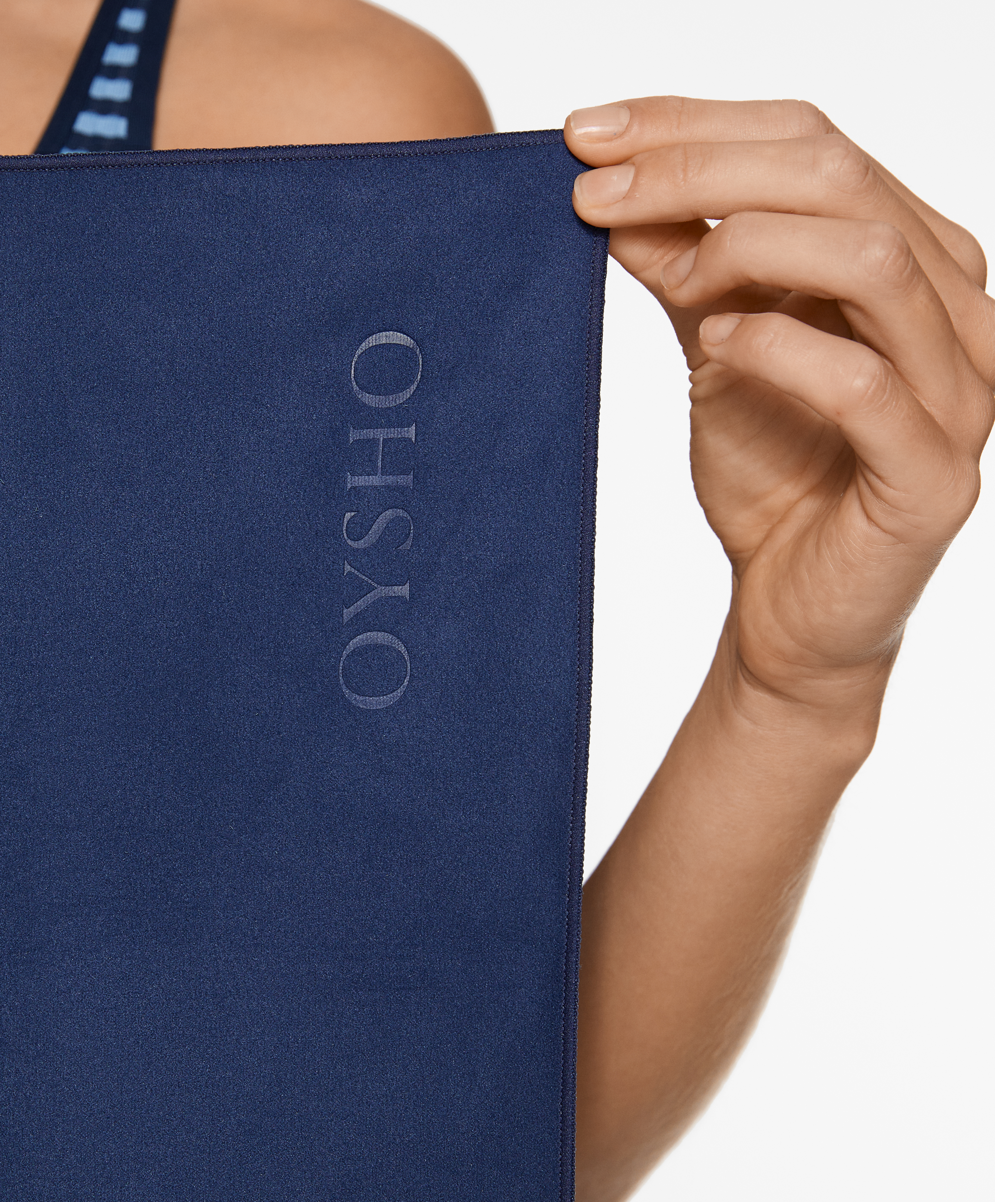 Small quick-drying microfibre towel