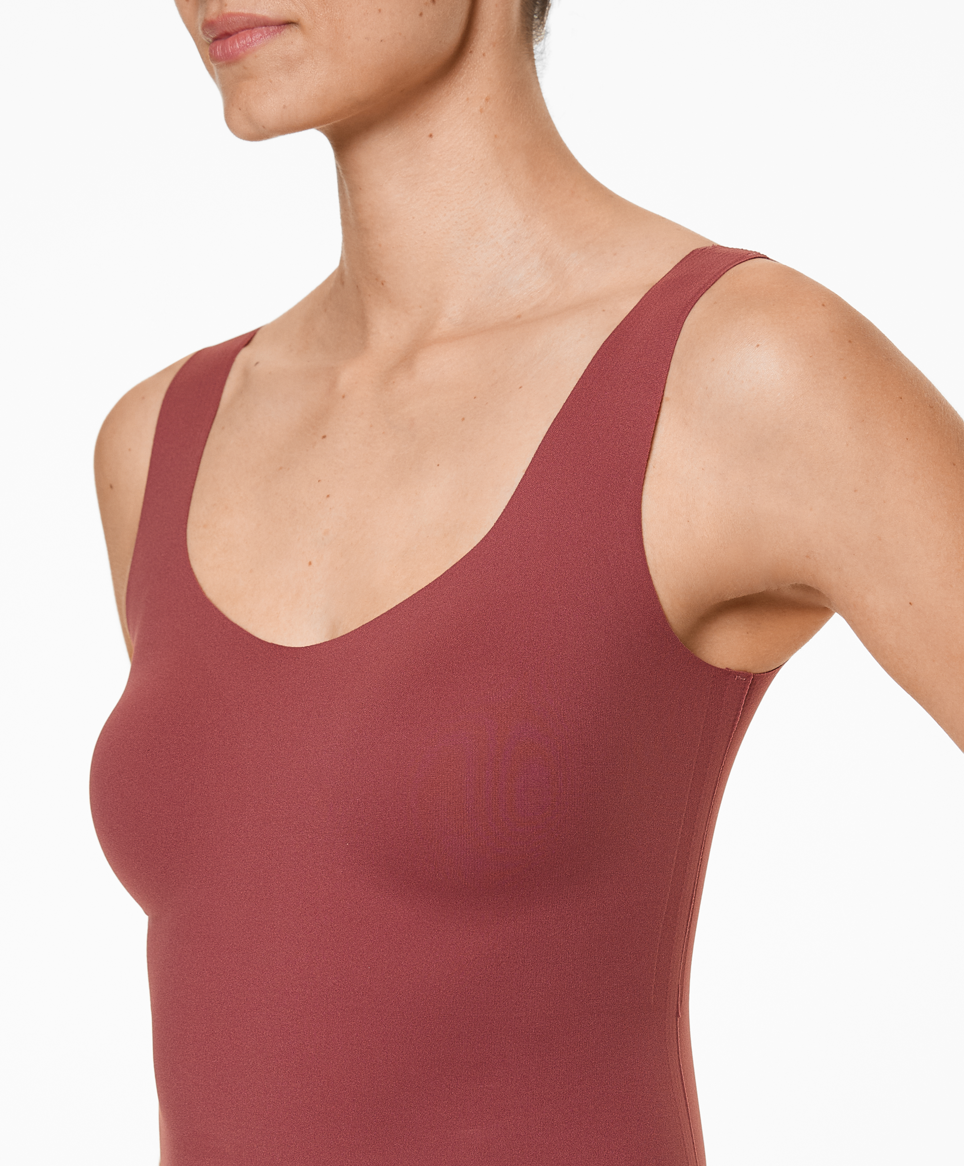 Perfect-adapt vest top with cups