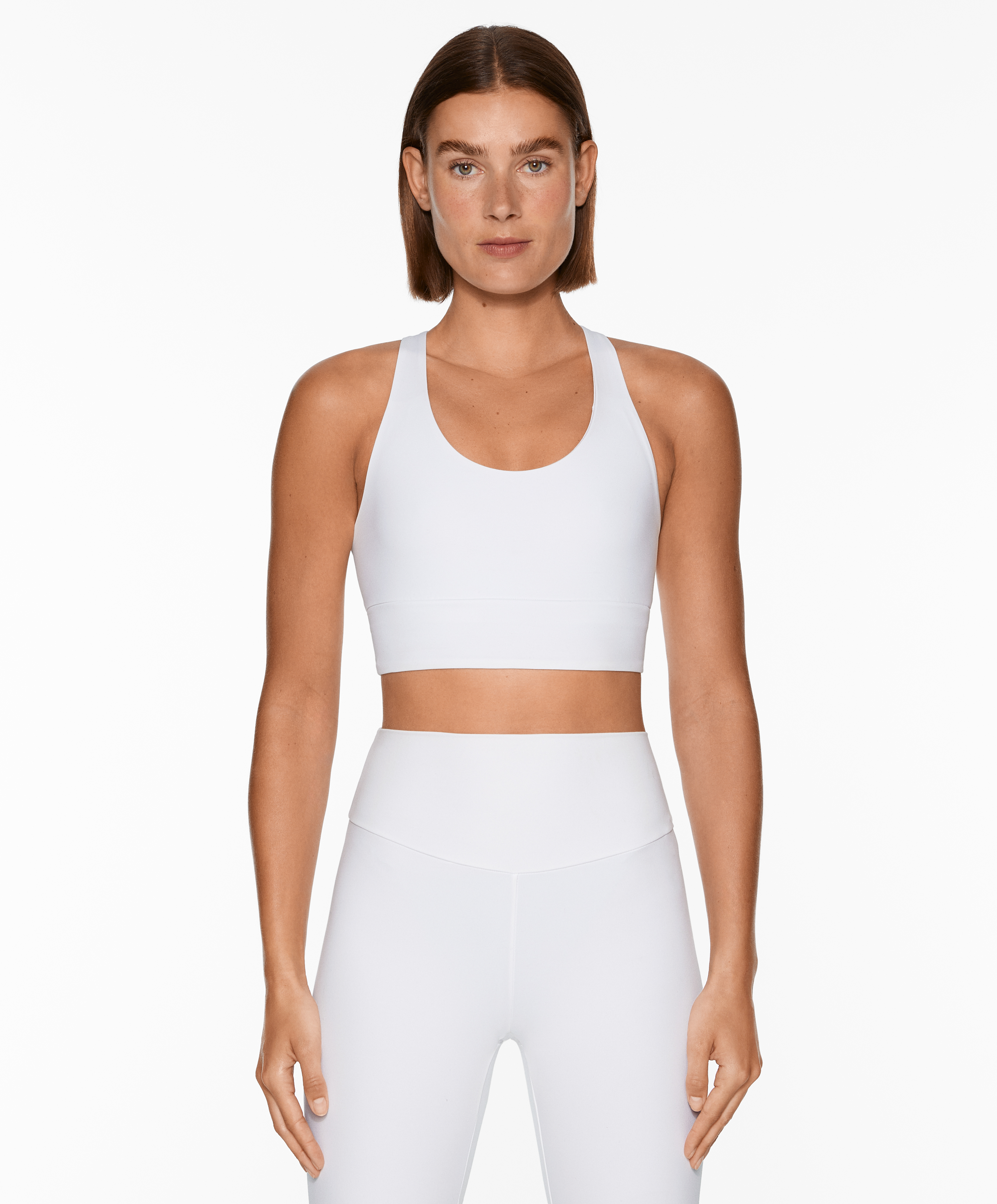 Medium-support comfortlux open-back sports bra with cups