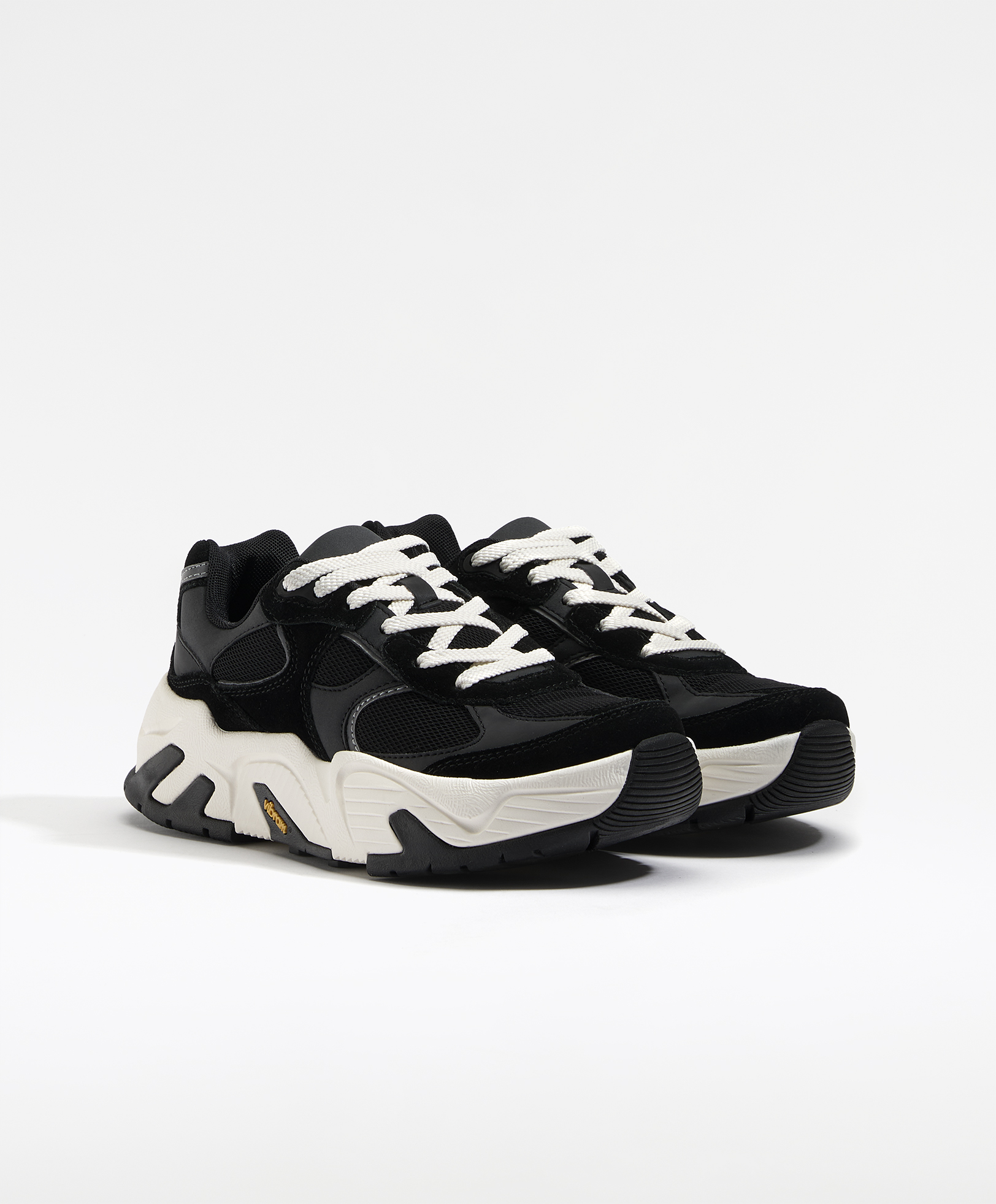 Vibram® XS TREK trainers