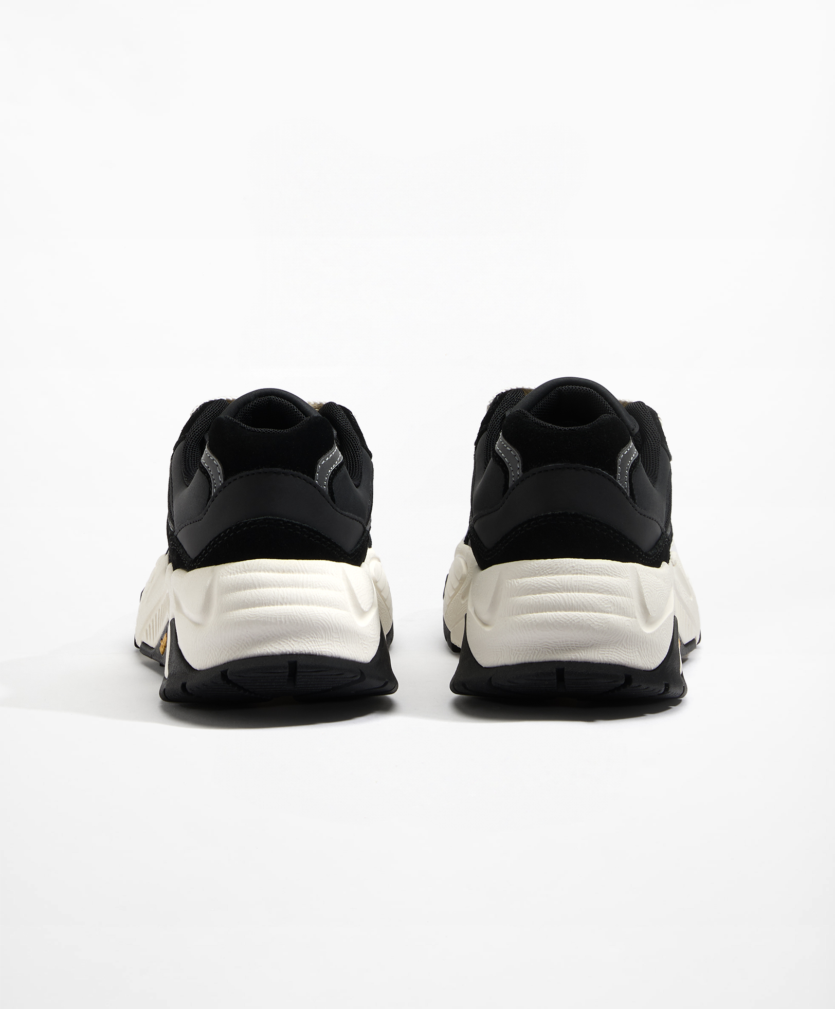 Vibram® XS TREK trainers