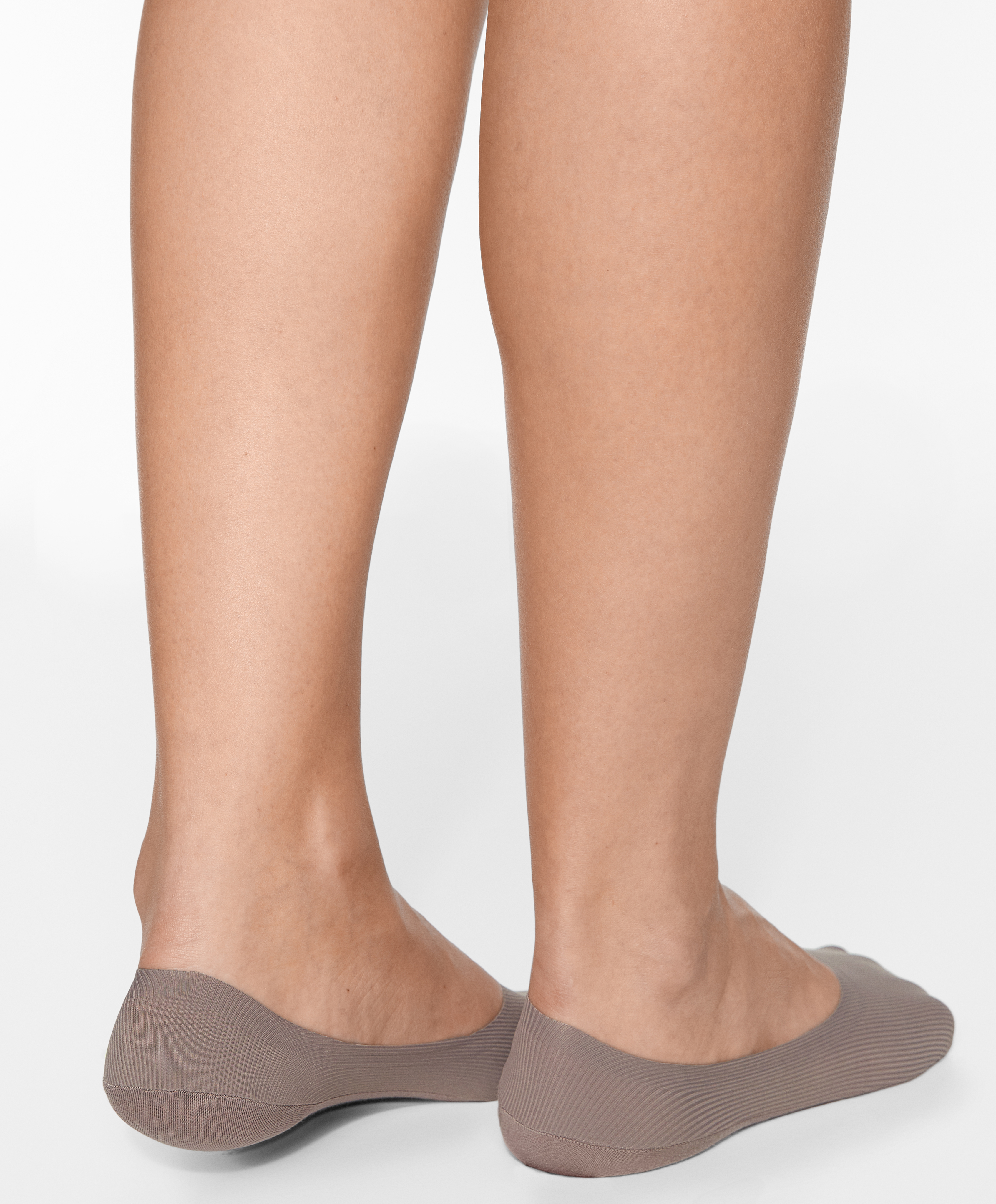 2 pairs of medium-cut cotton blend invisible socks