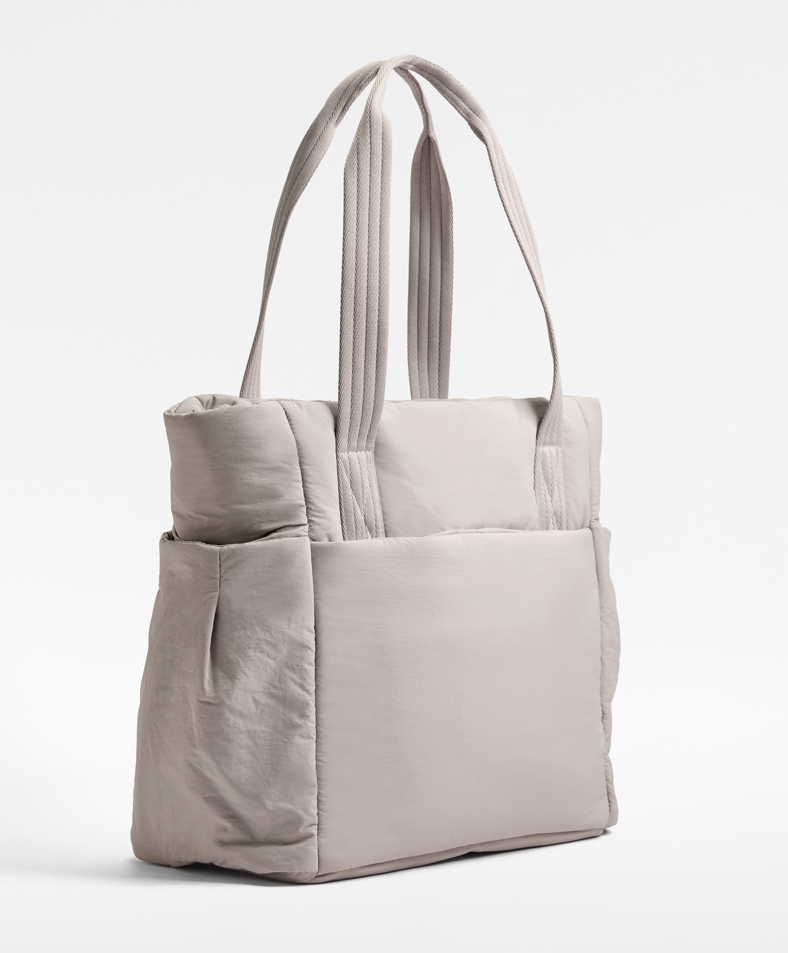 Front pocket sports bag