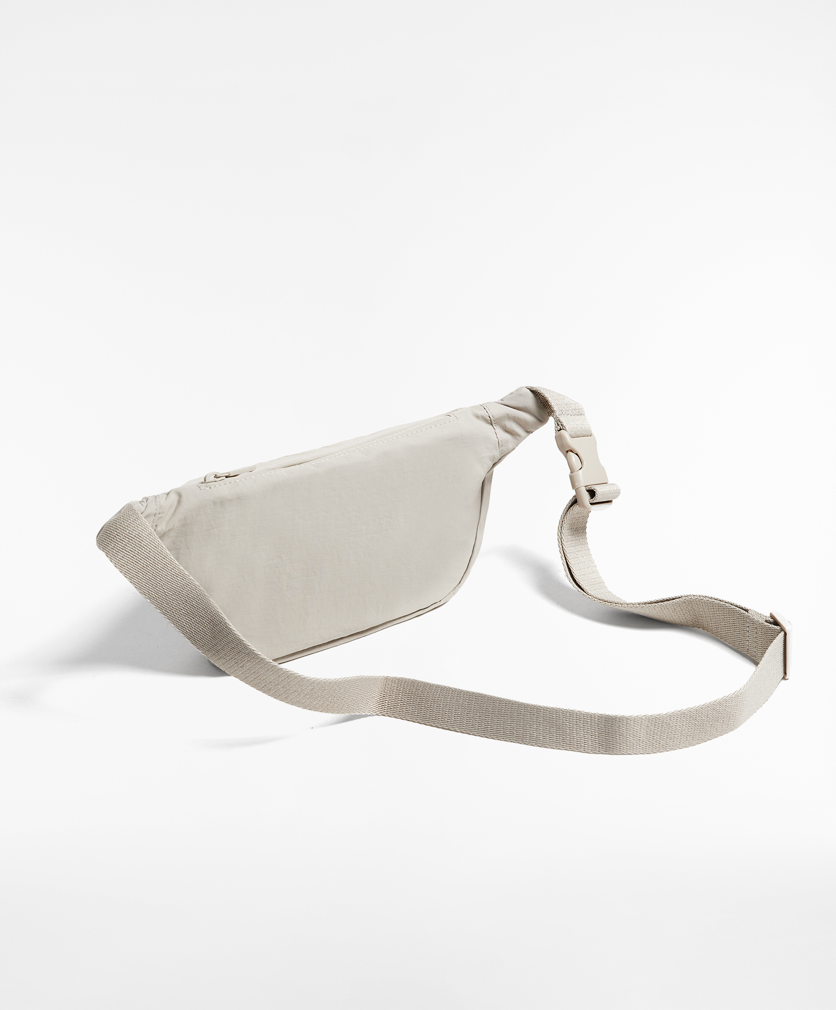 Belt bag with pockets