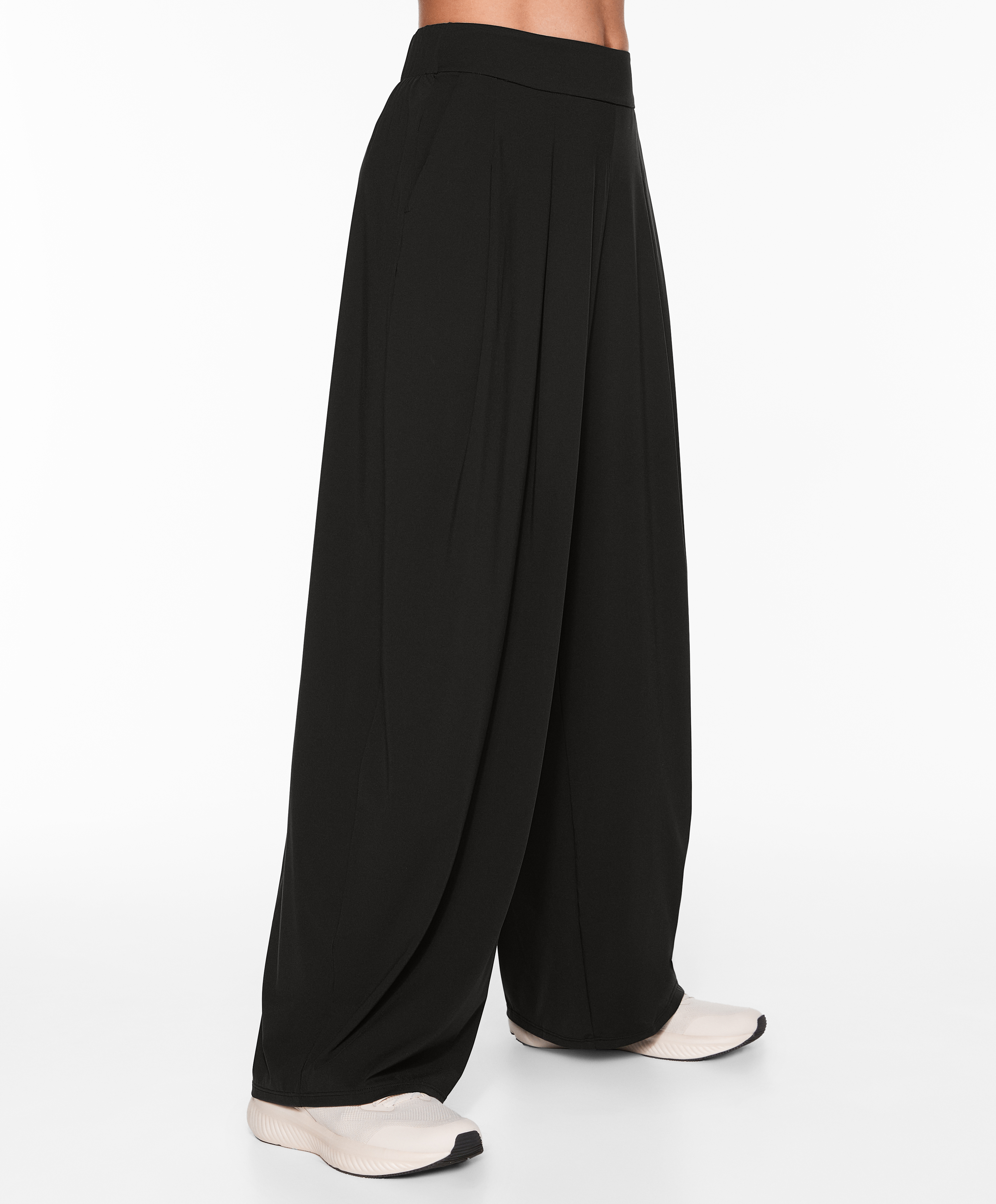 Light touch oversize balloon trousers