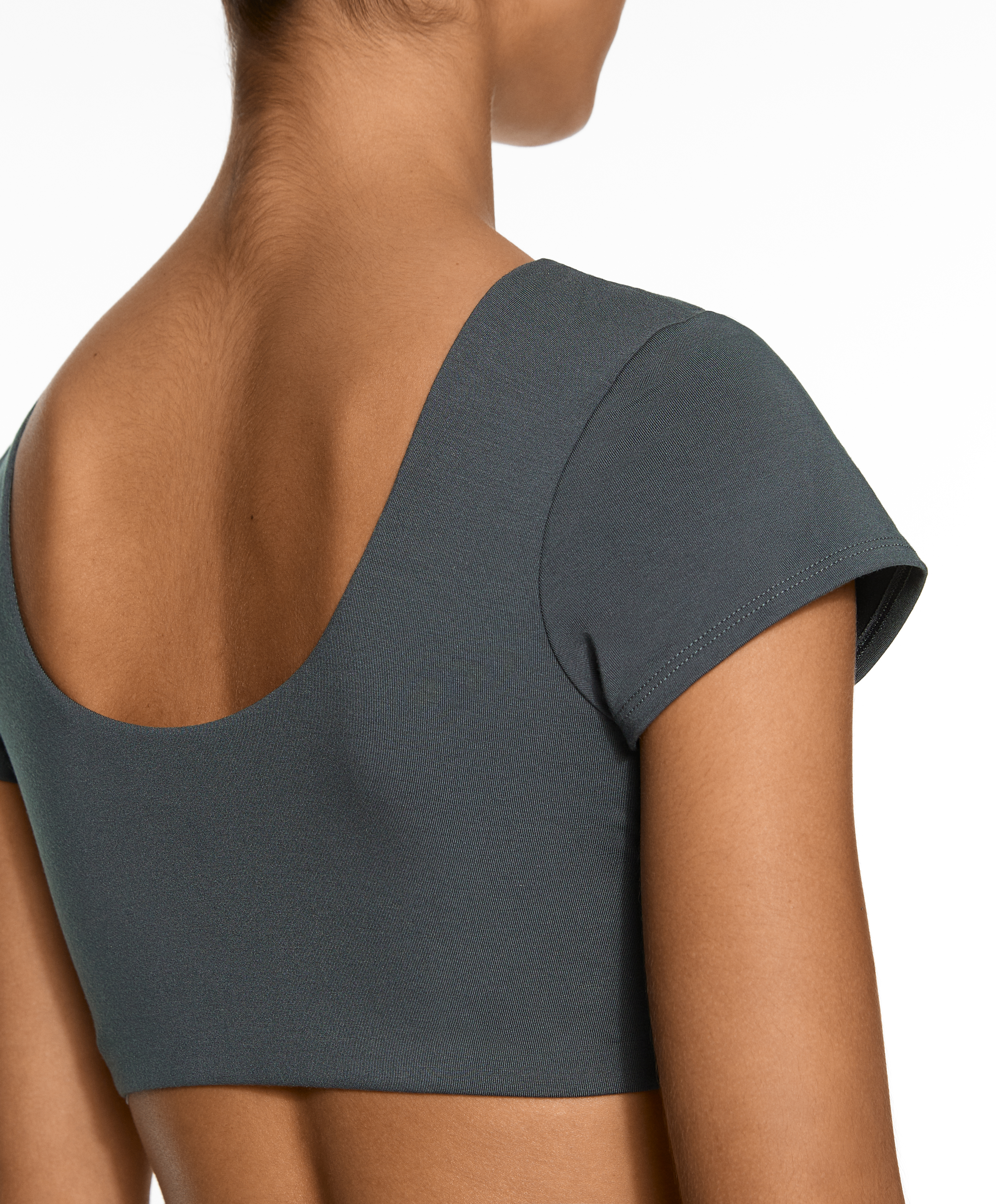 Short-sleeved bra top with modal