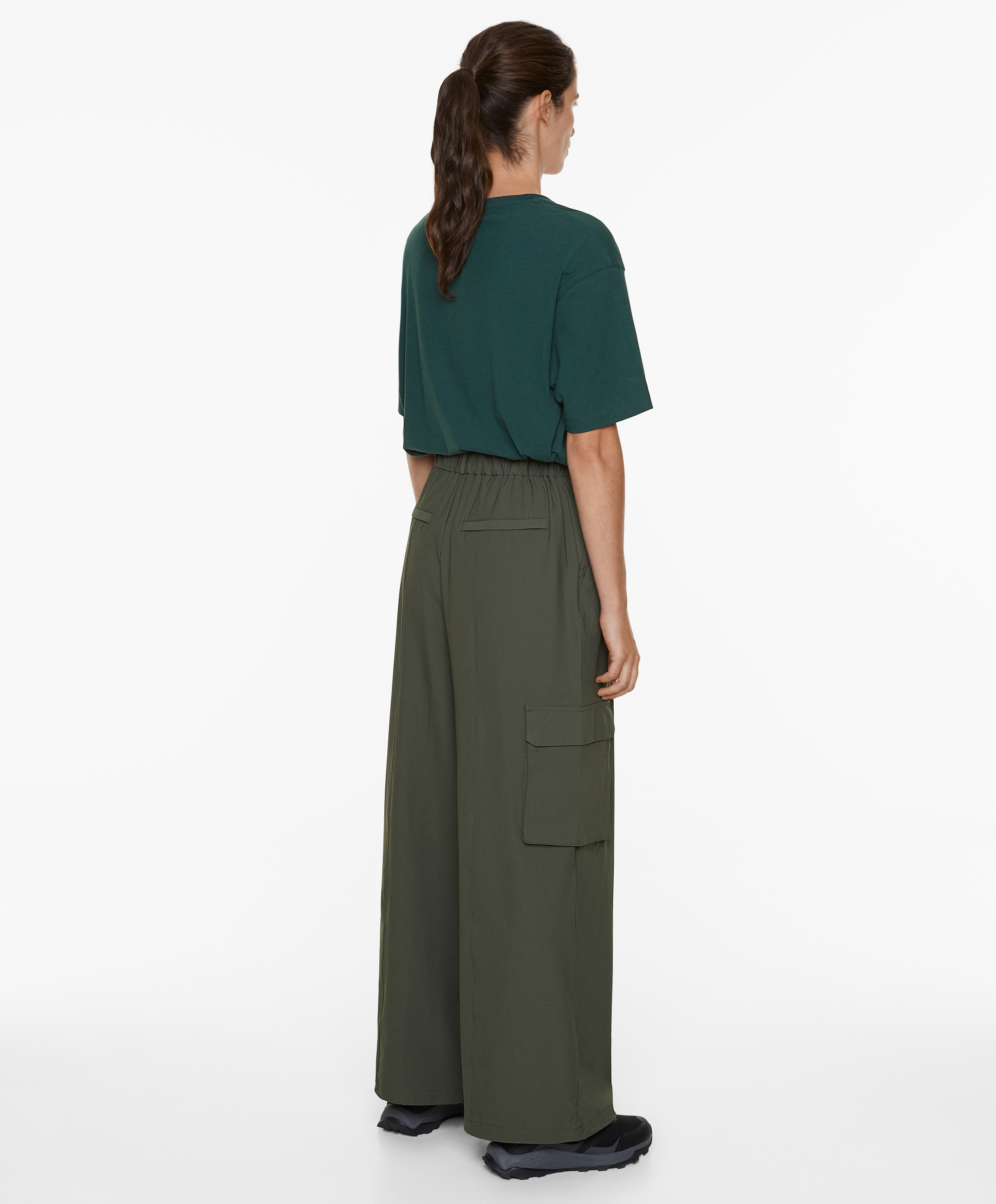 Wide-leg cargo trousers