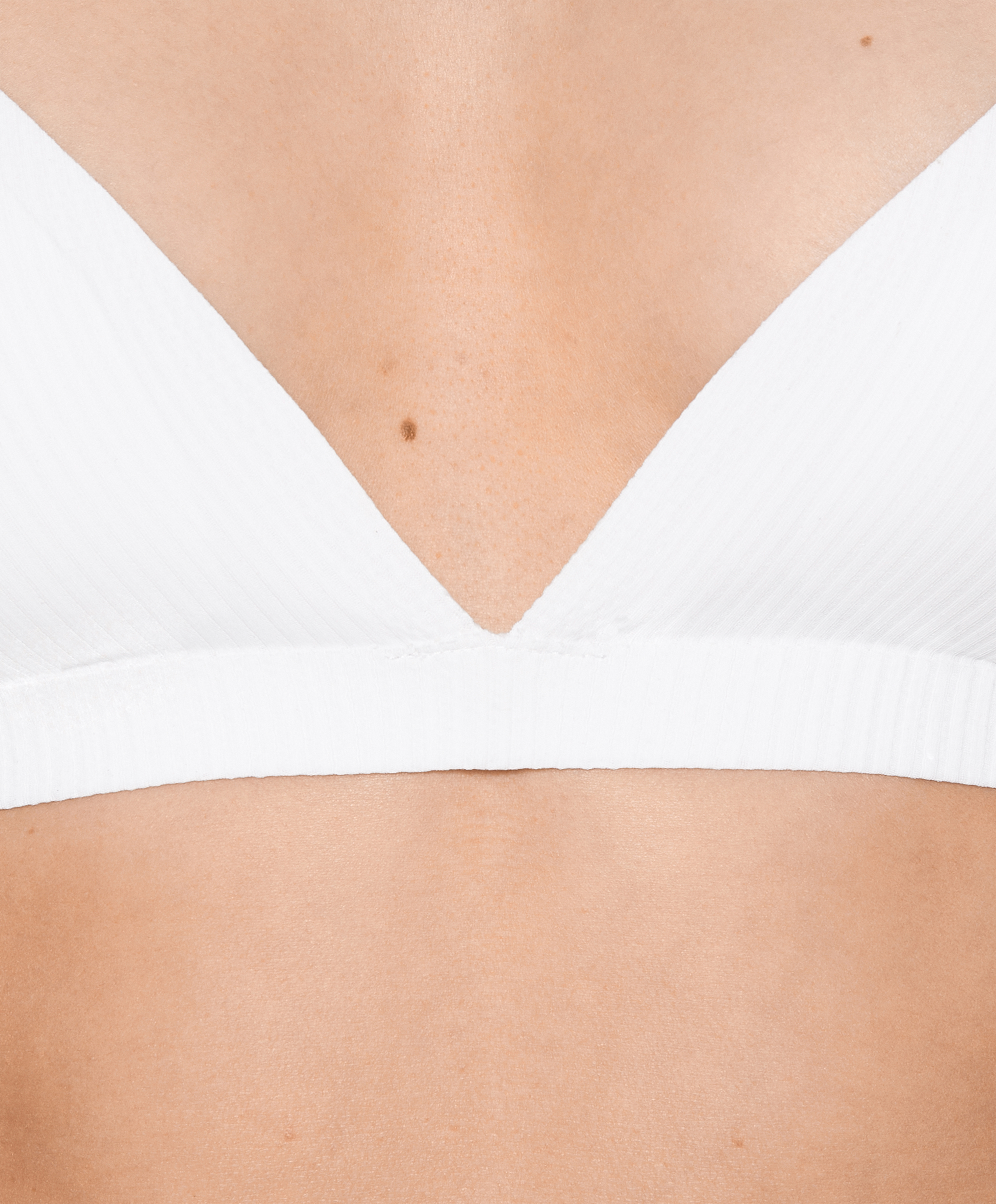 Invisible micro rib triangle bra