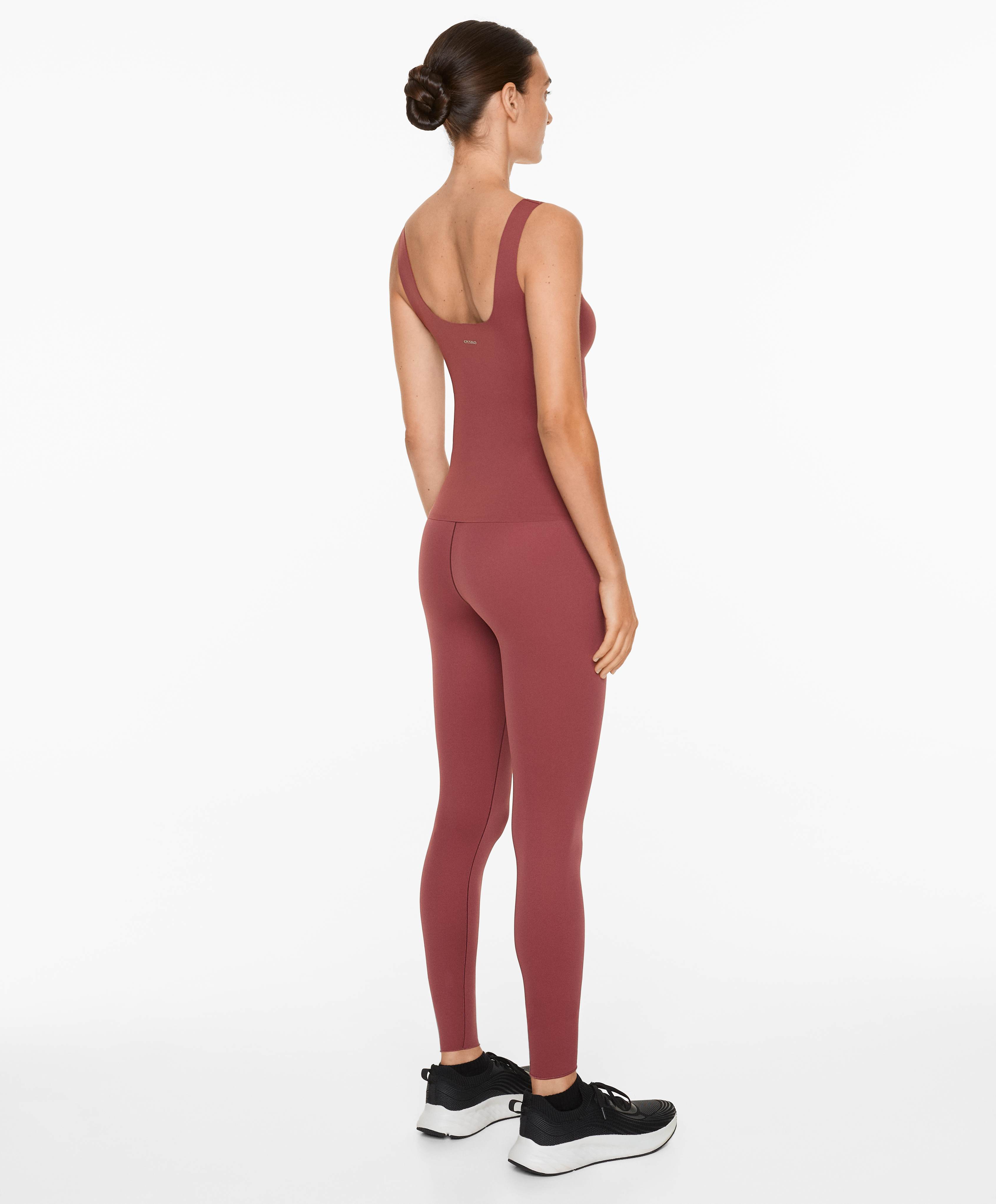 Perfect-adapt vest top with cups