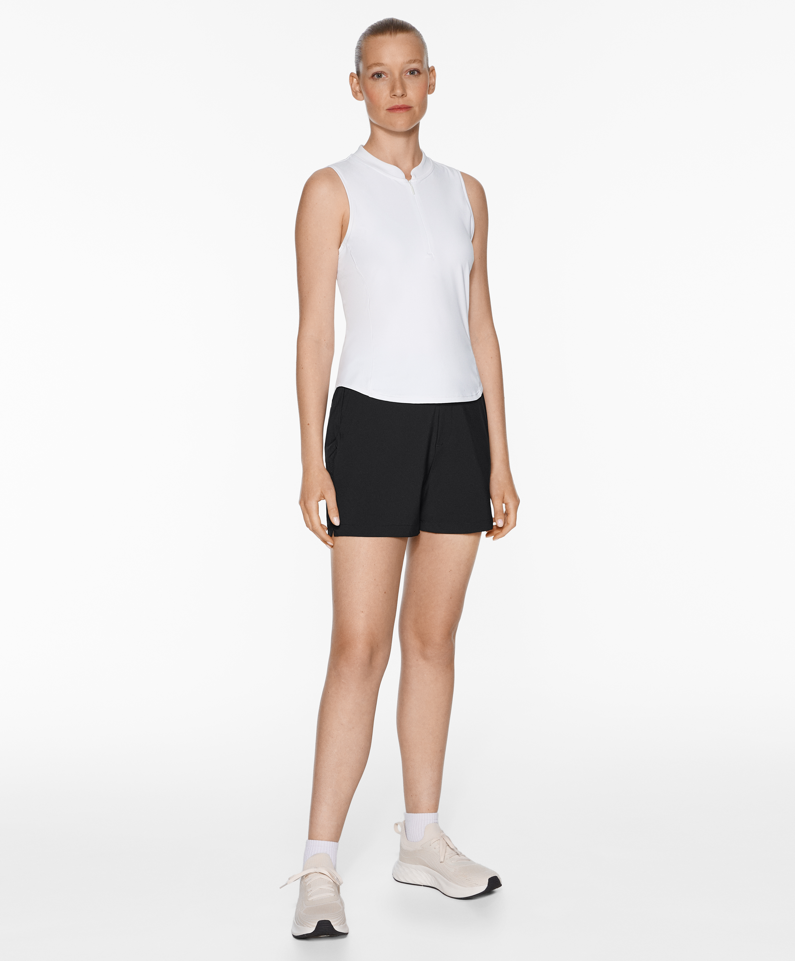 Sleeveless zip T-shirt