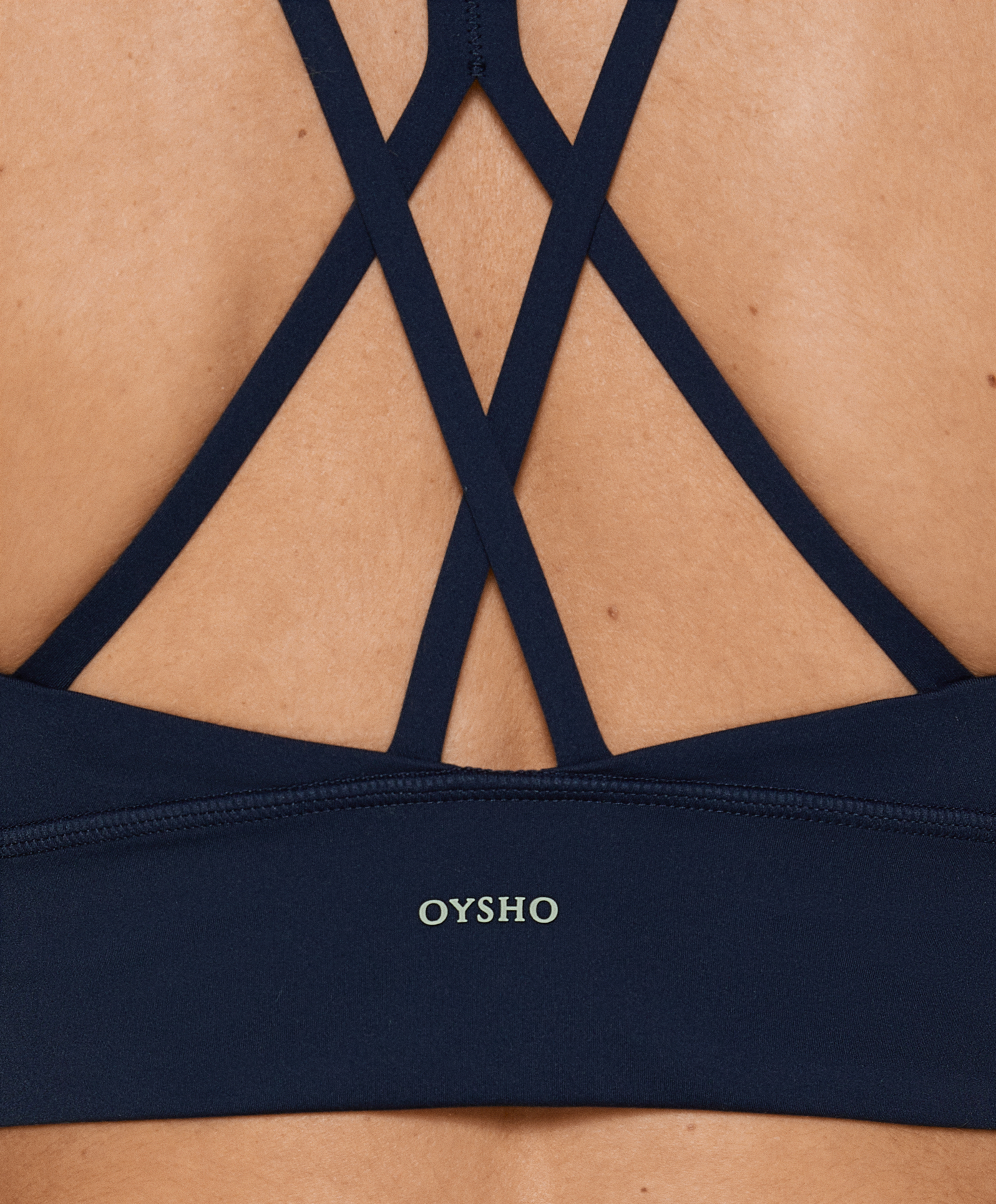 Medium-support comfortlux sports bra with cups