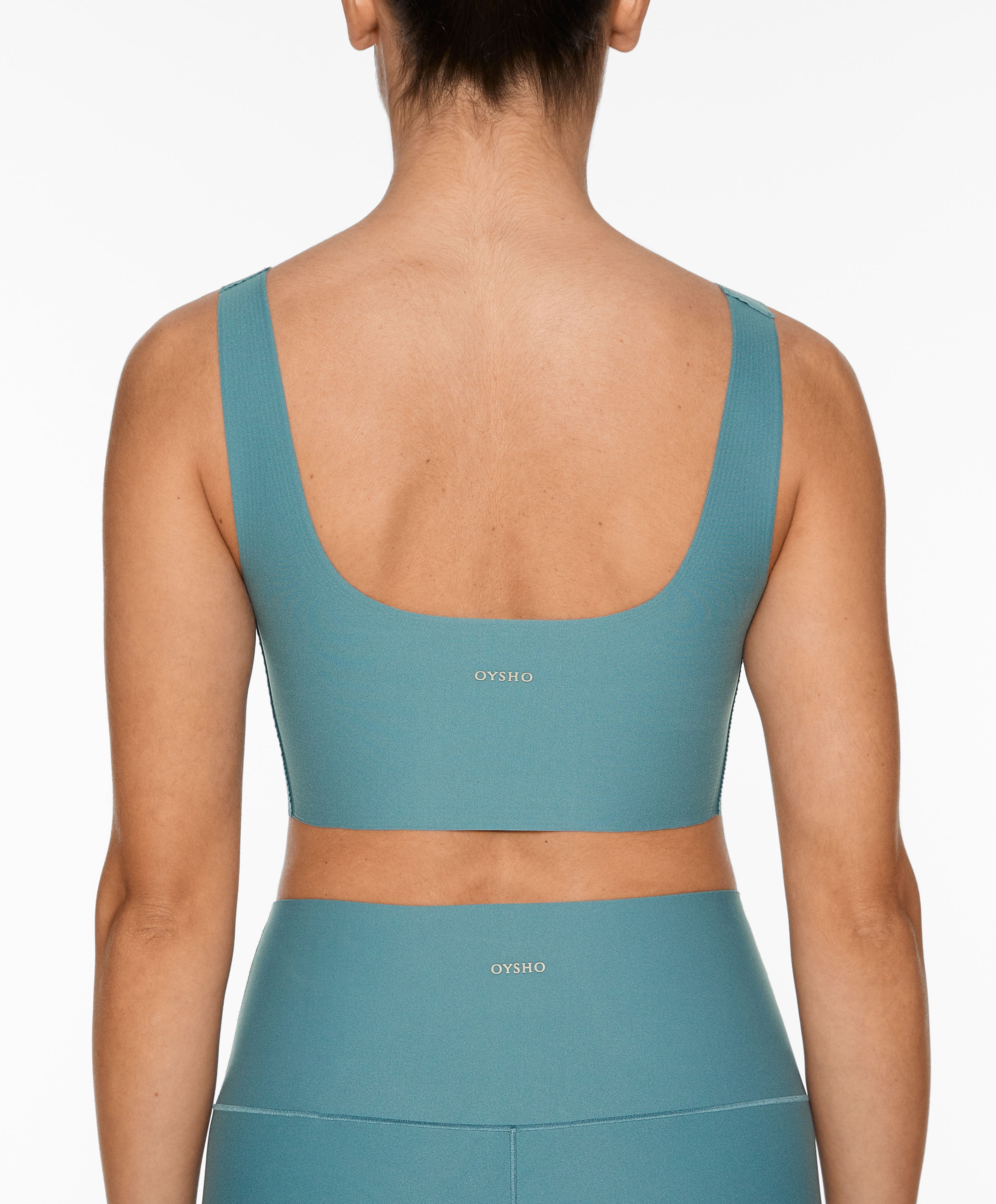 Perfect-adapt medium-support sports bra with cups