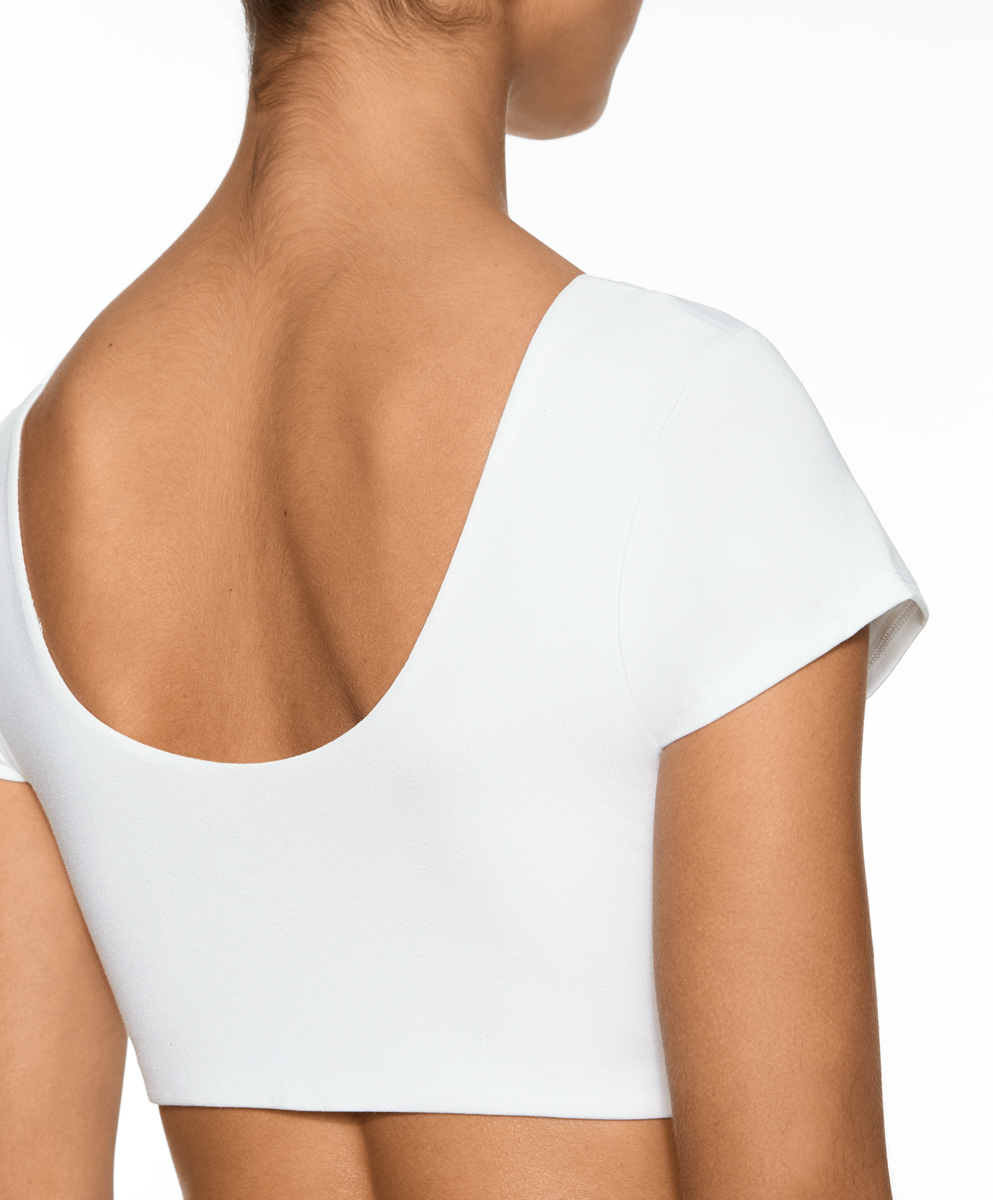 Short-sleeved bra top with modal