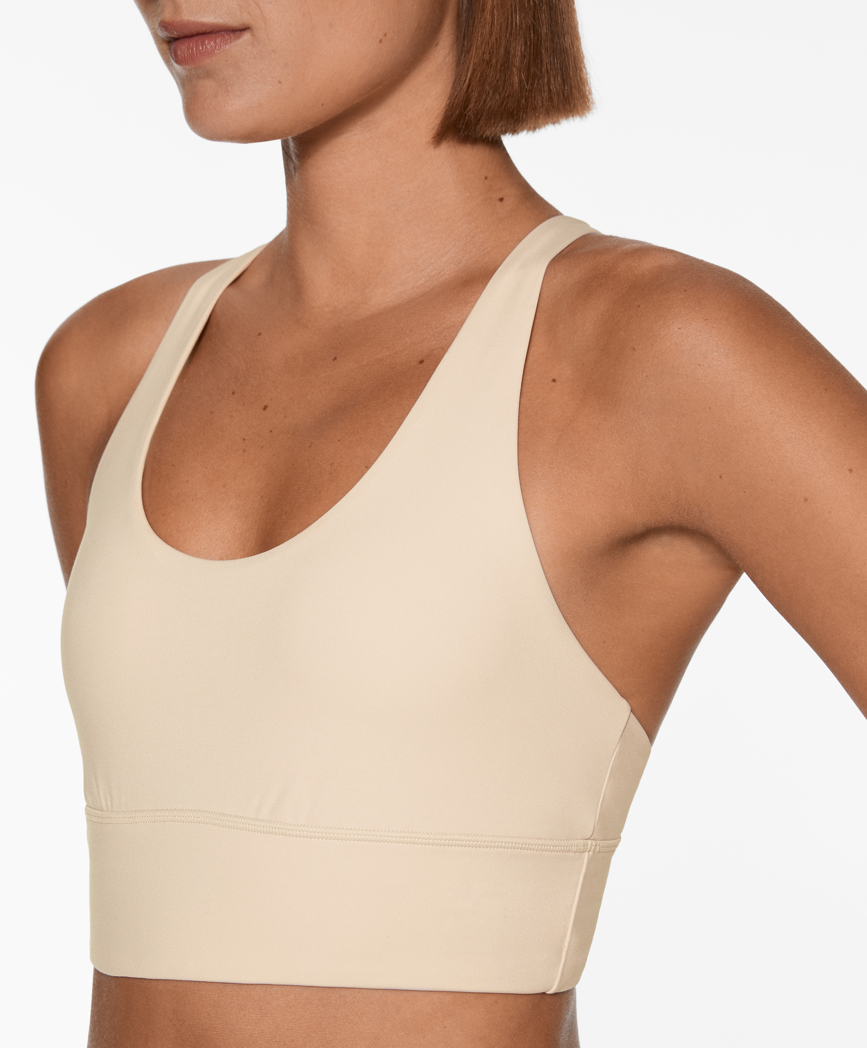 Medium-support comfortlux sports bra with cups