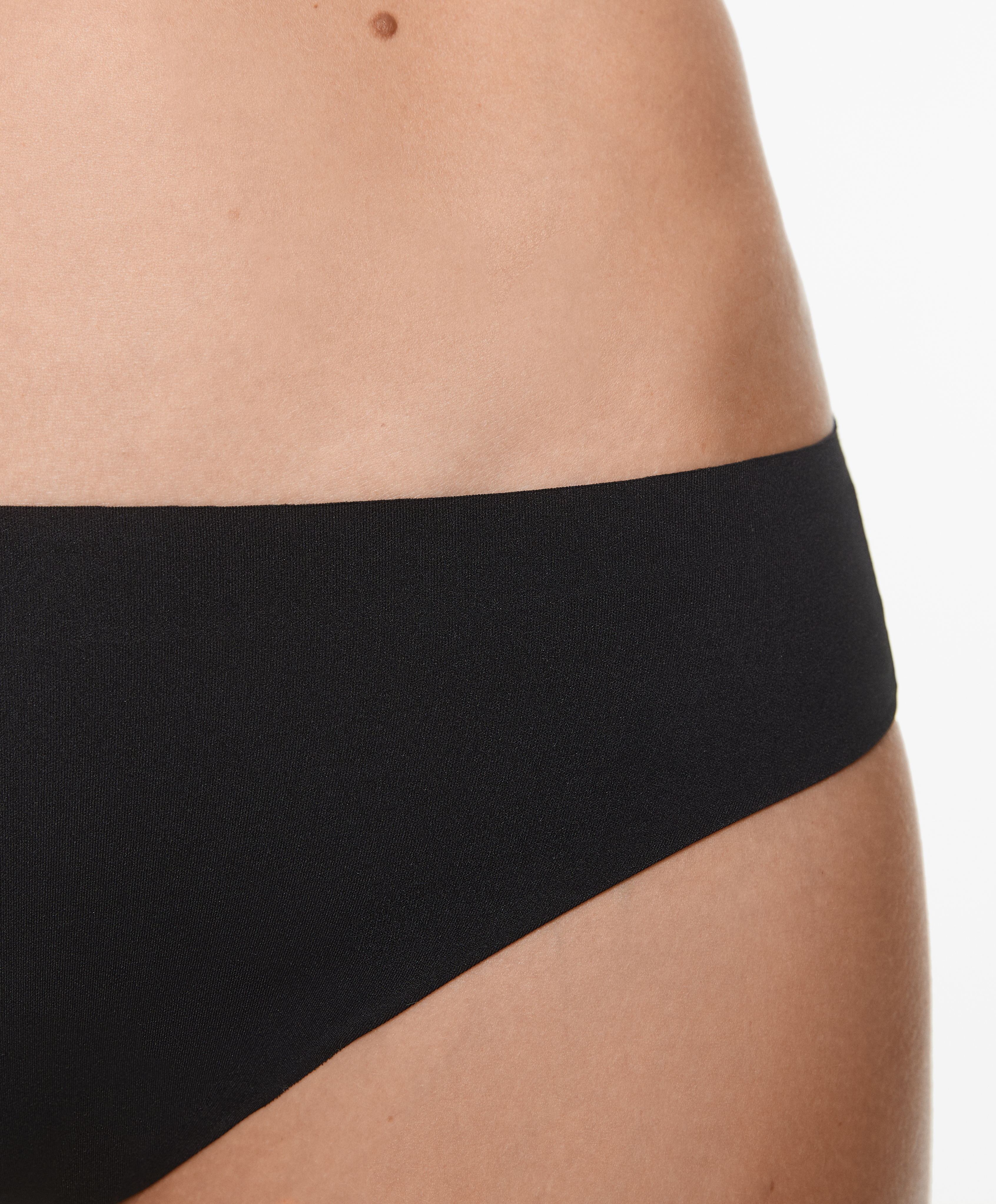 2 polyamide blend French cut thongs