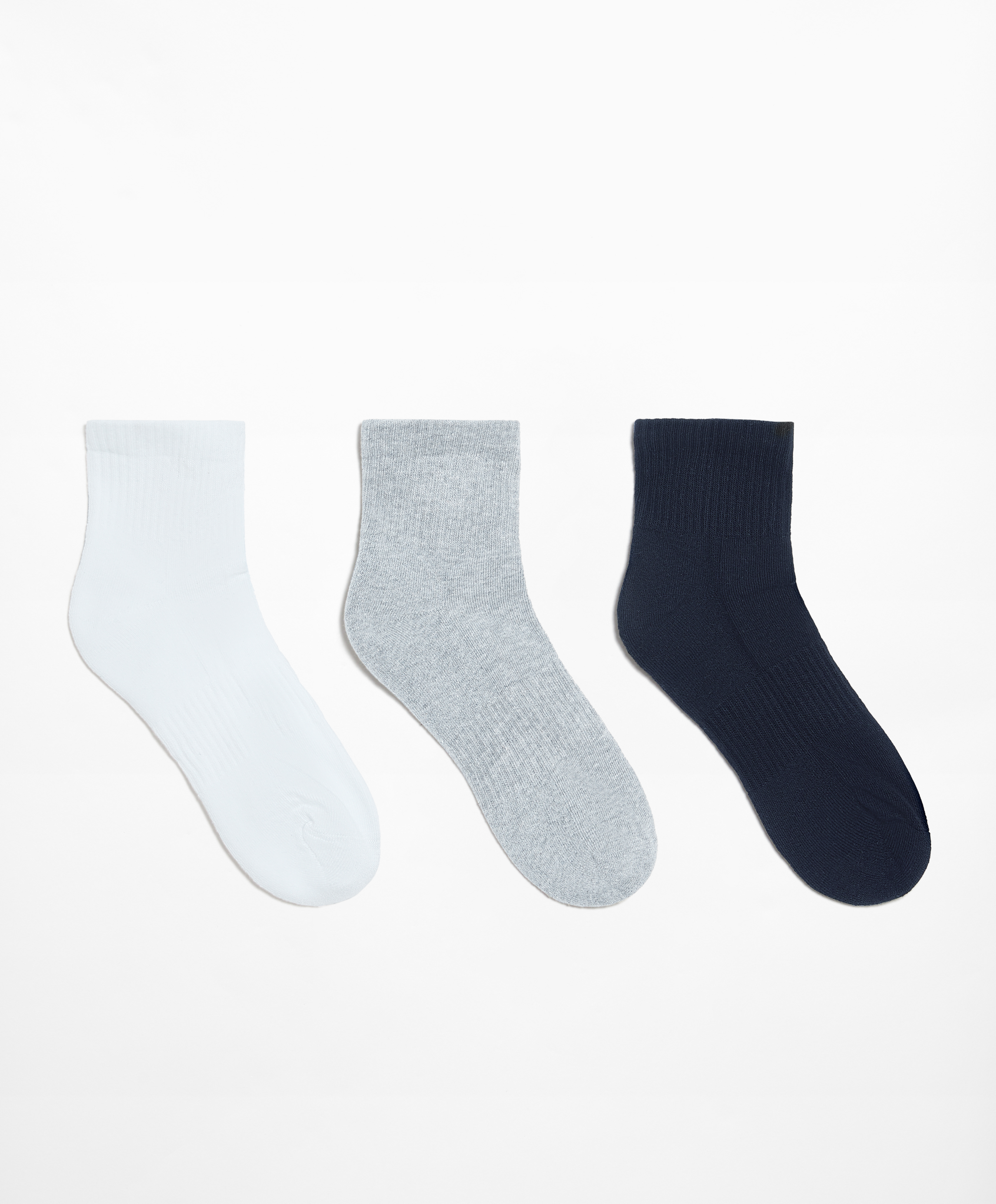 3 pairs of cotton blend quarter sports socks