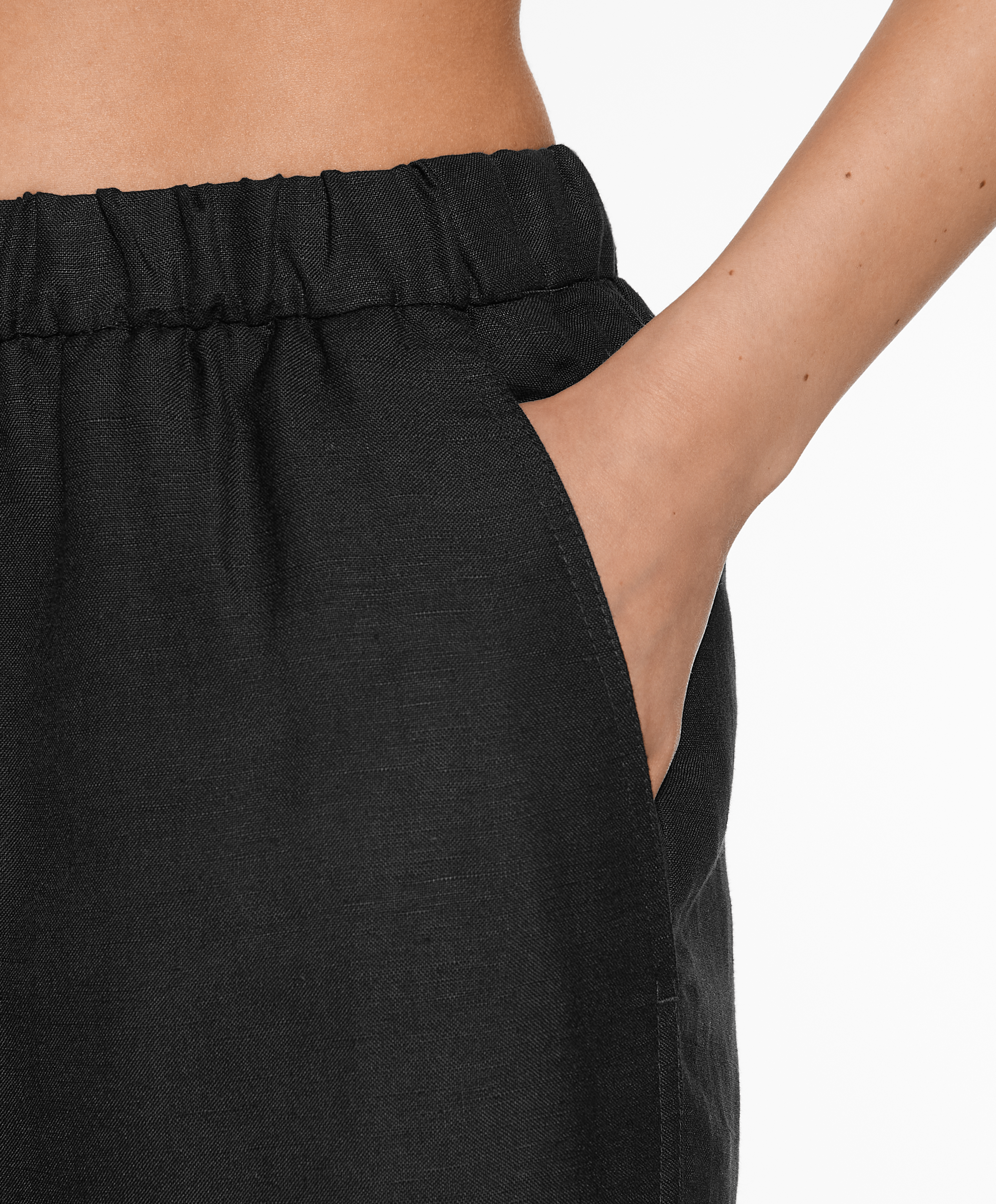 Slim-fit trousers with linen