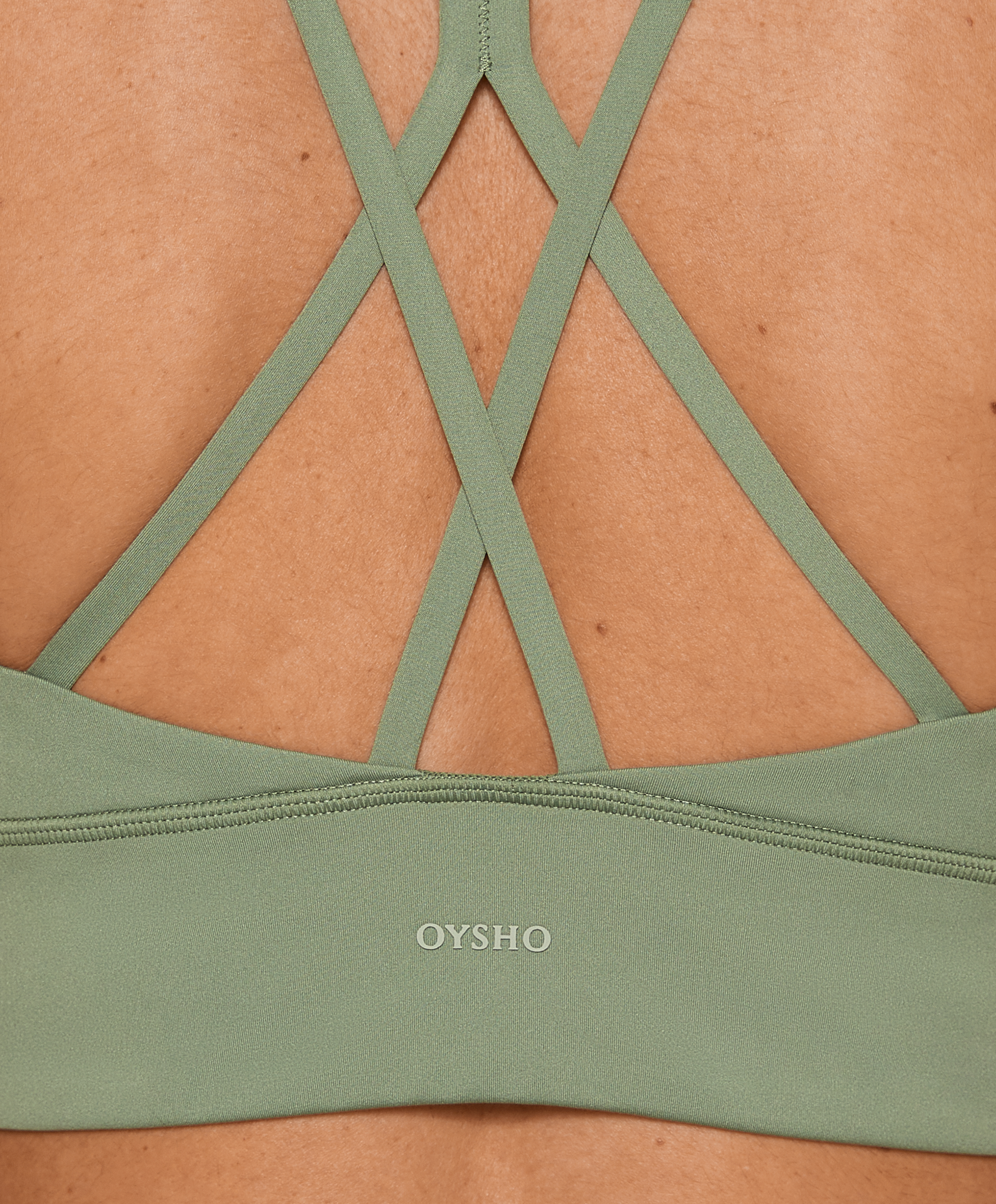 Medium-support comfortlux sports bra with cups