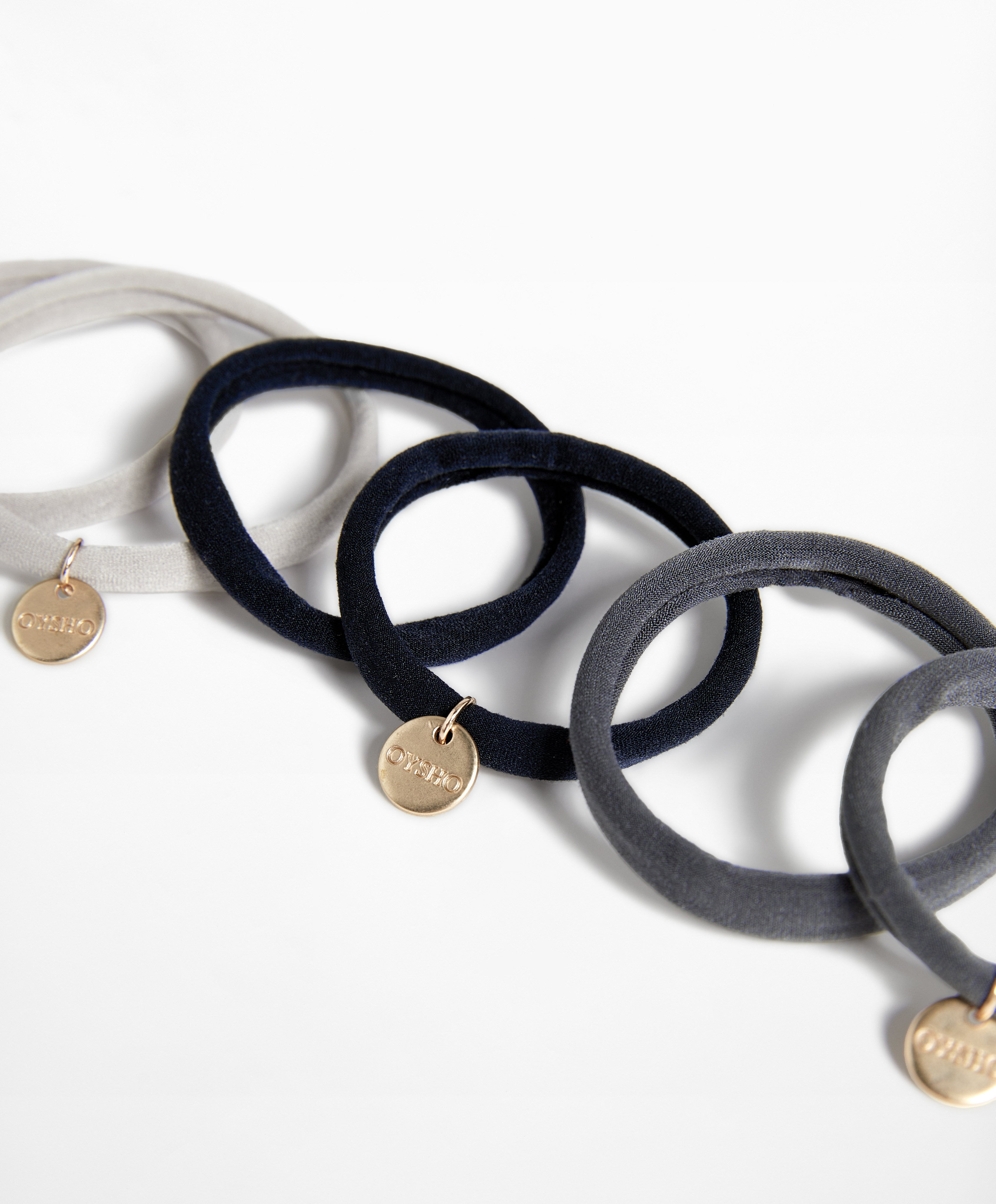 6 Oysho plaque hair ties