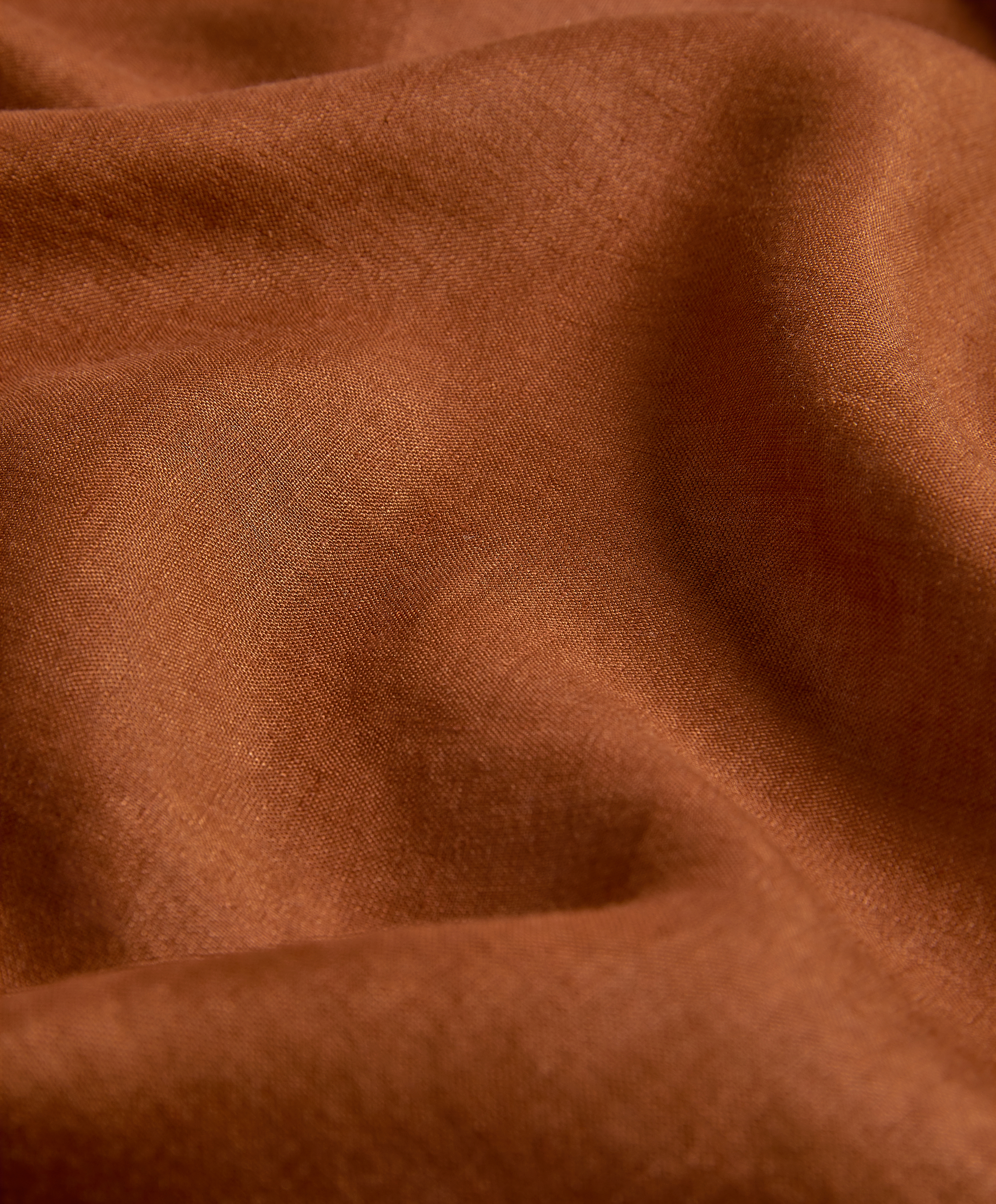 Tailored-fit 100% linen trousers