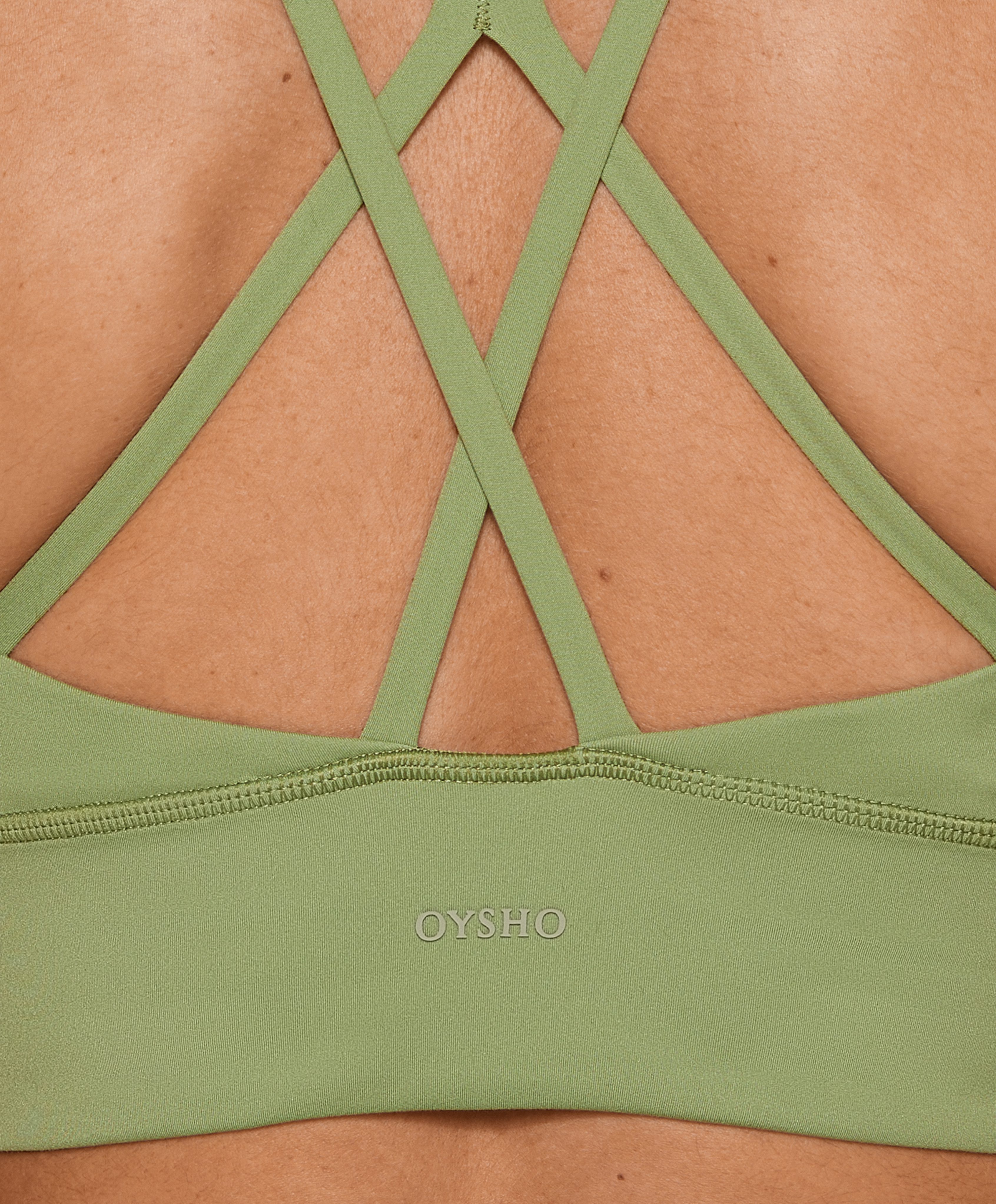 Medium-support comfortlux sports bra with cups