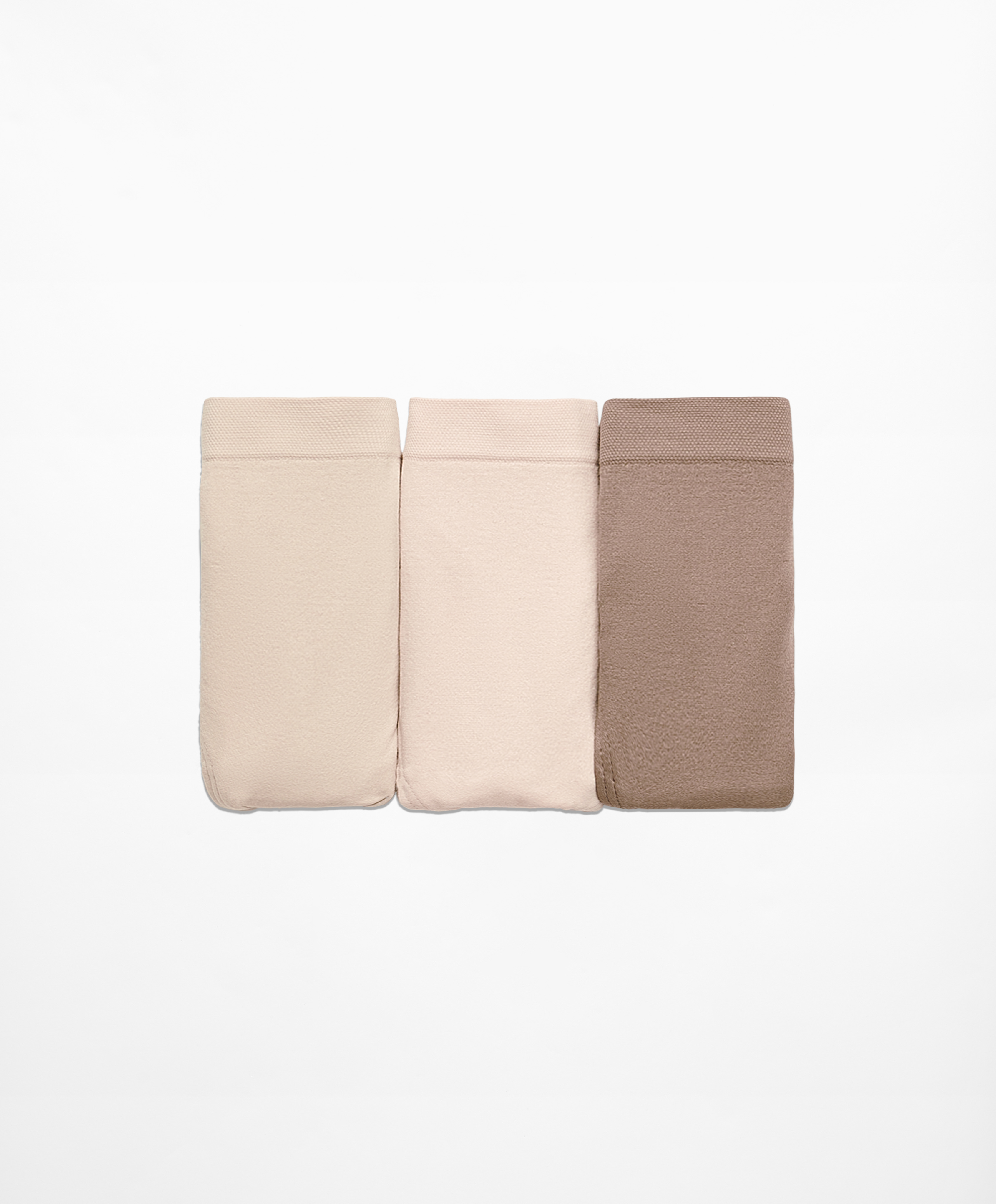 3 seamless soft-touch thongs