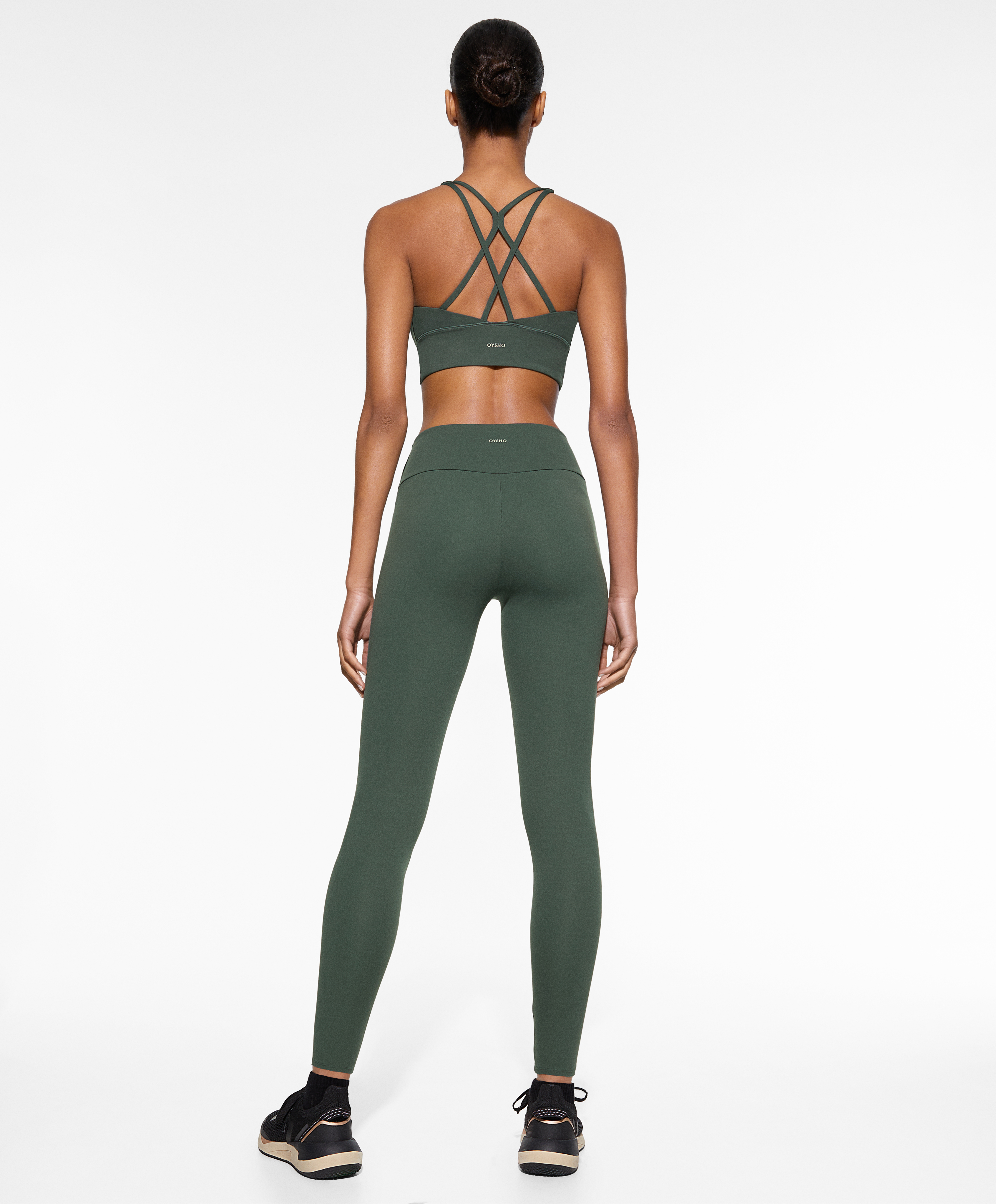 Medium-support comfortlux sports bra with cups