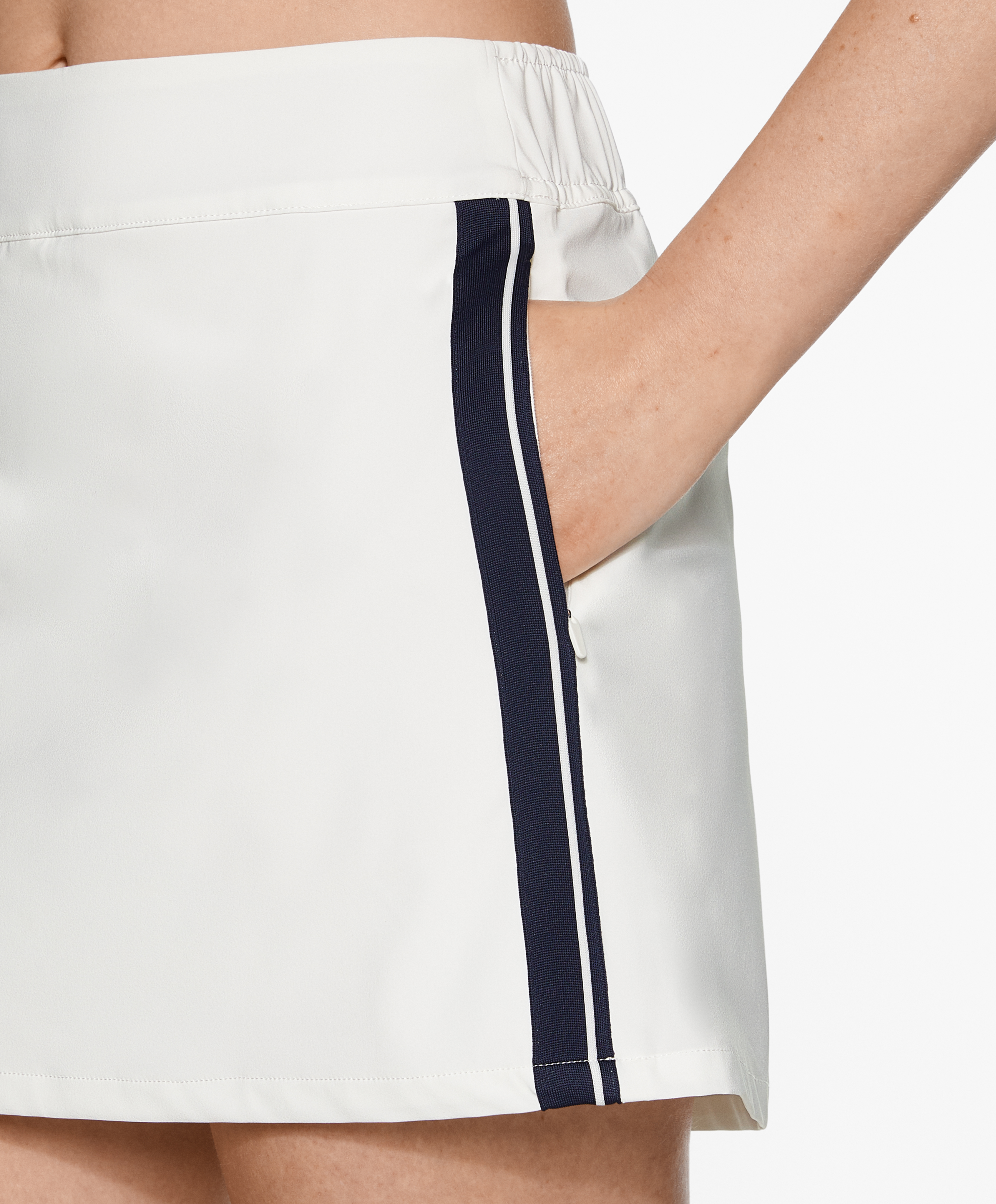 Side stripe light touch skirt