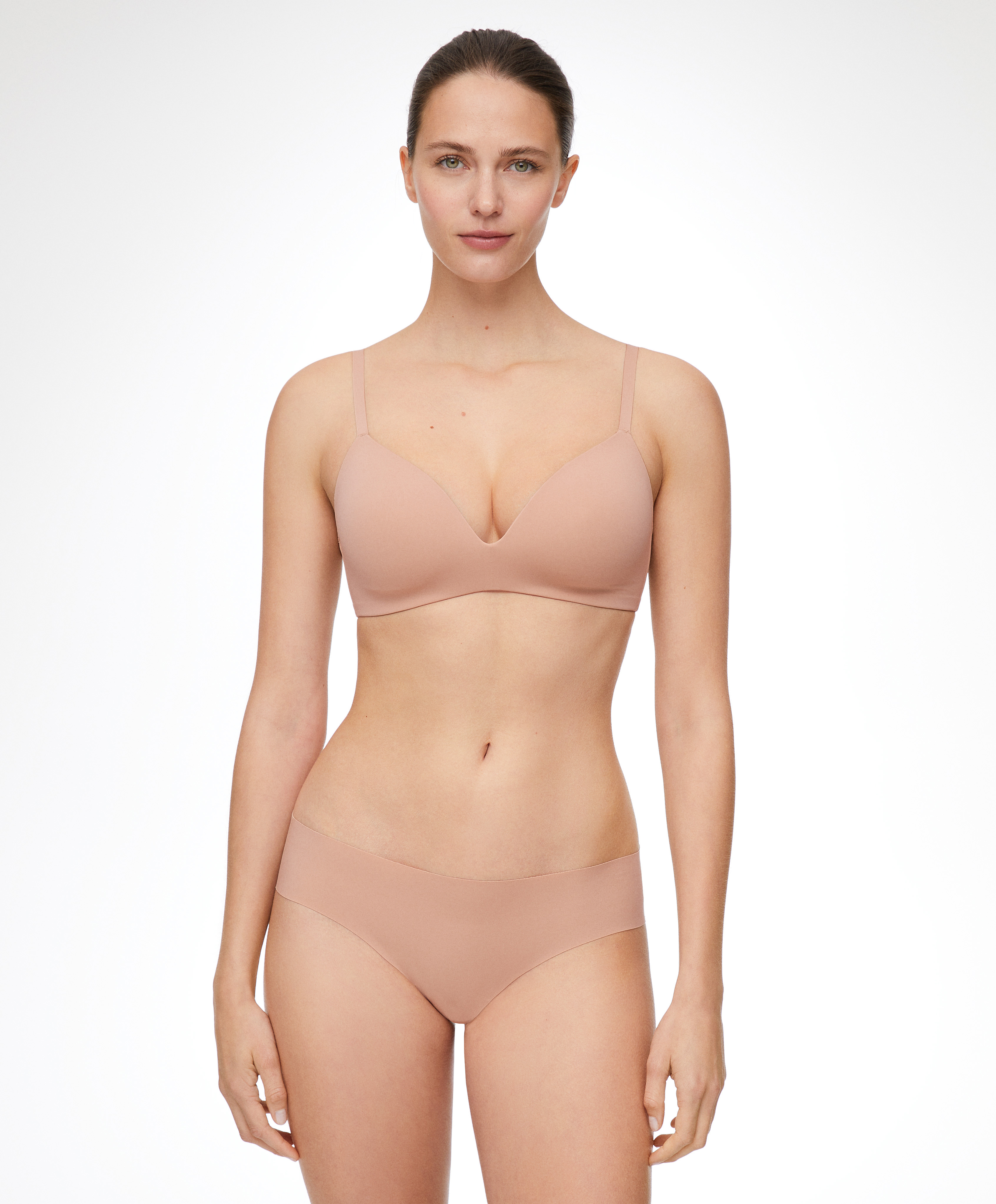 Polyamide blend full triangle bra