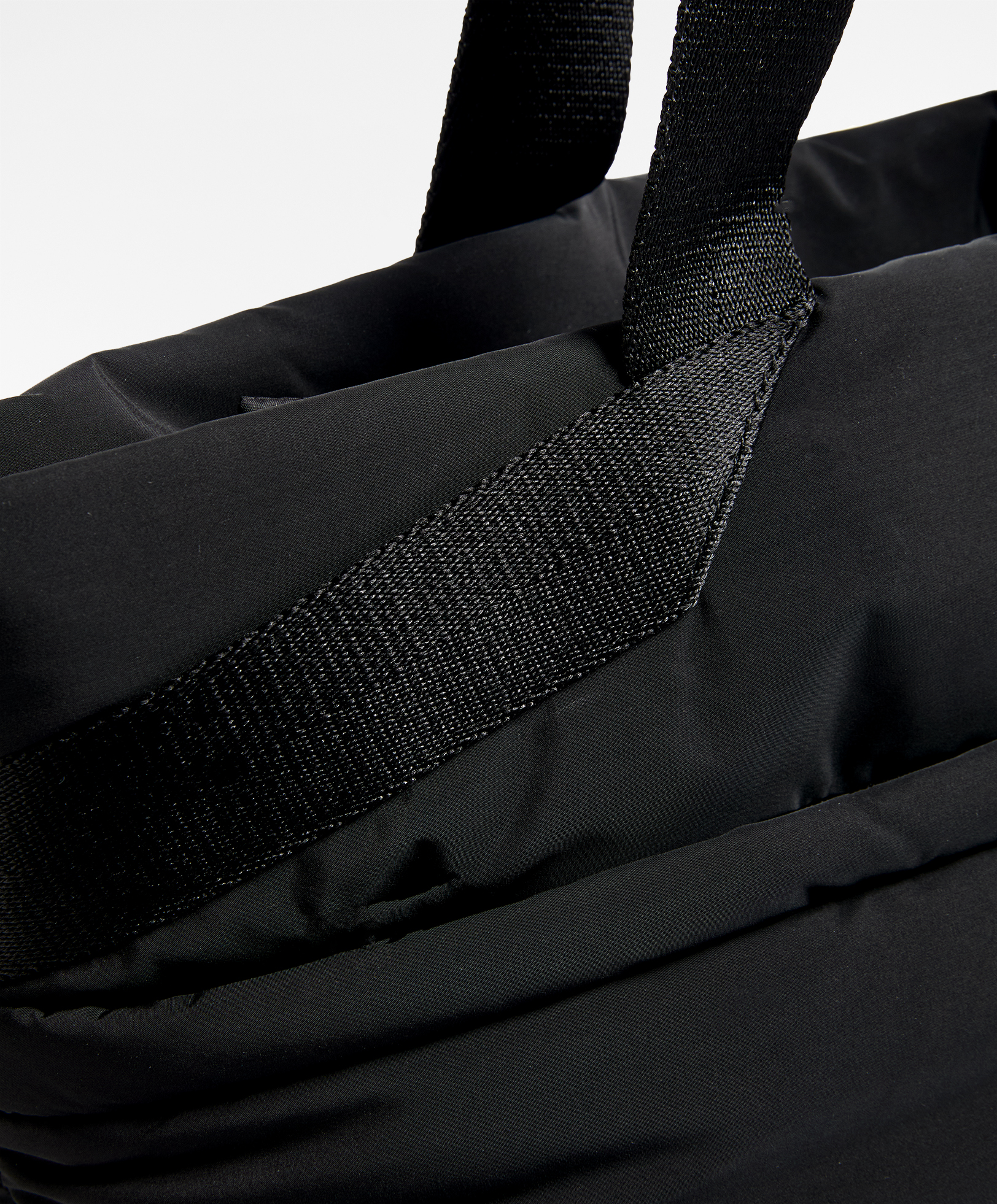 Front pocket sports bag