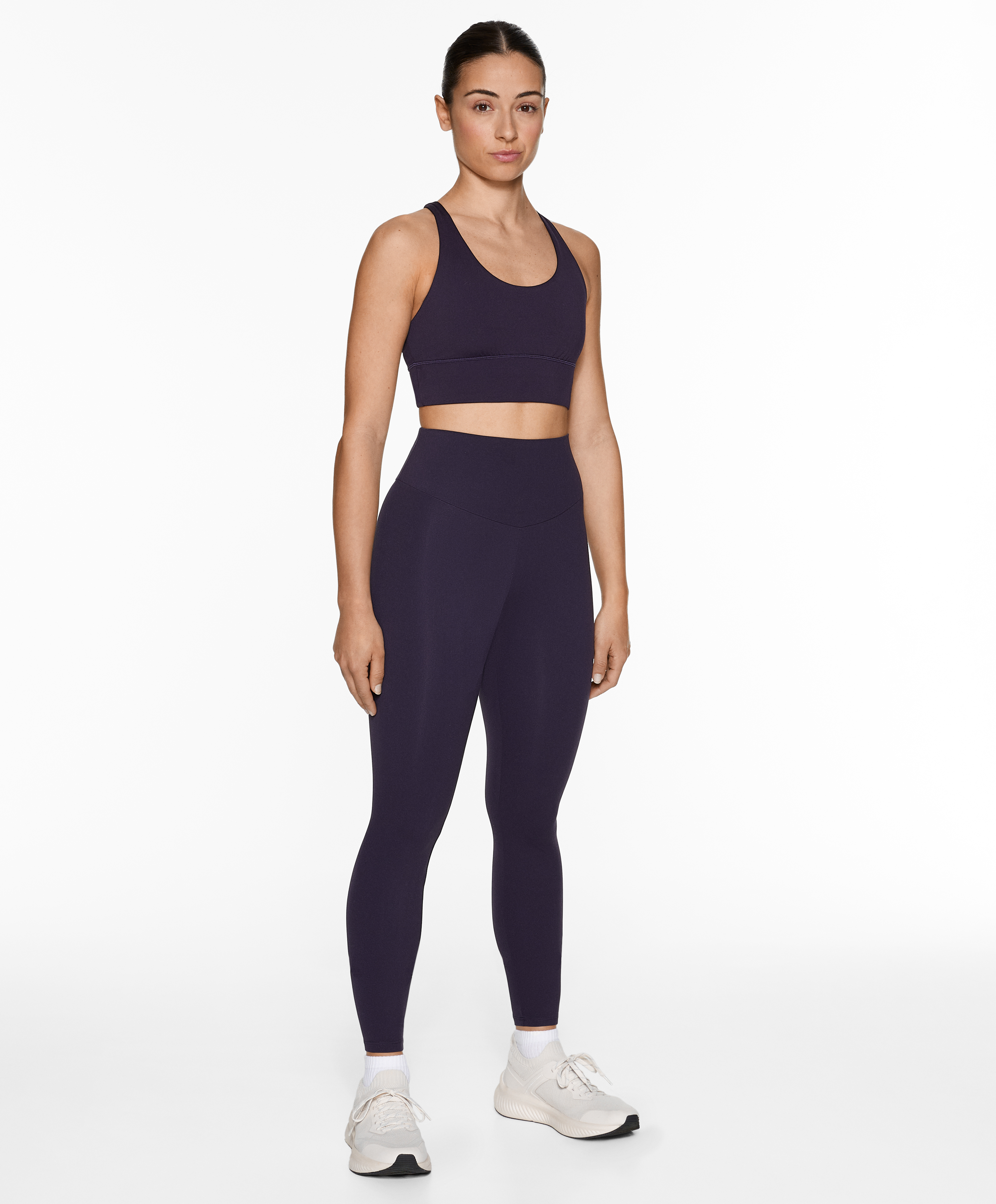 Medium-support comfortlux sports bra with cups