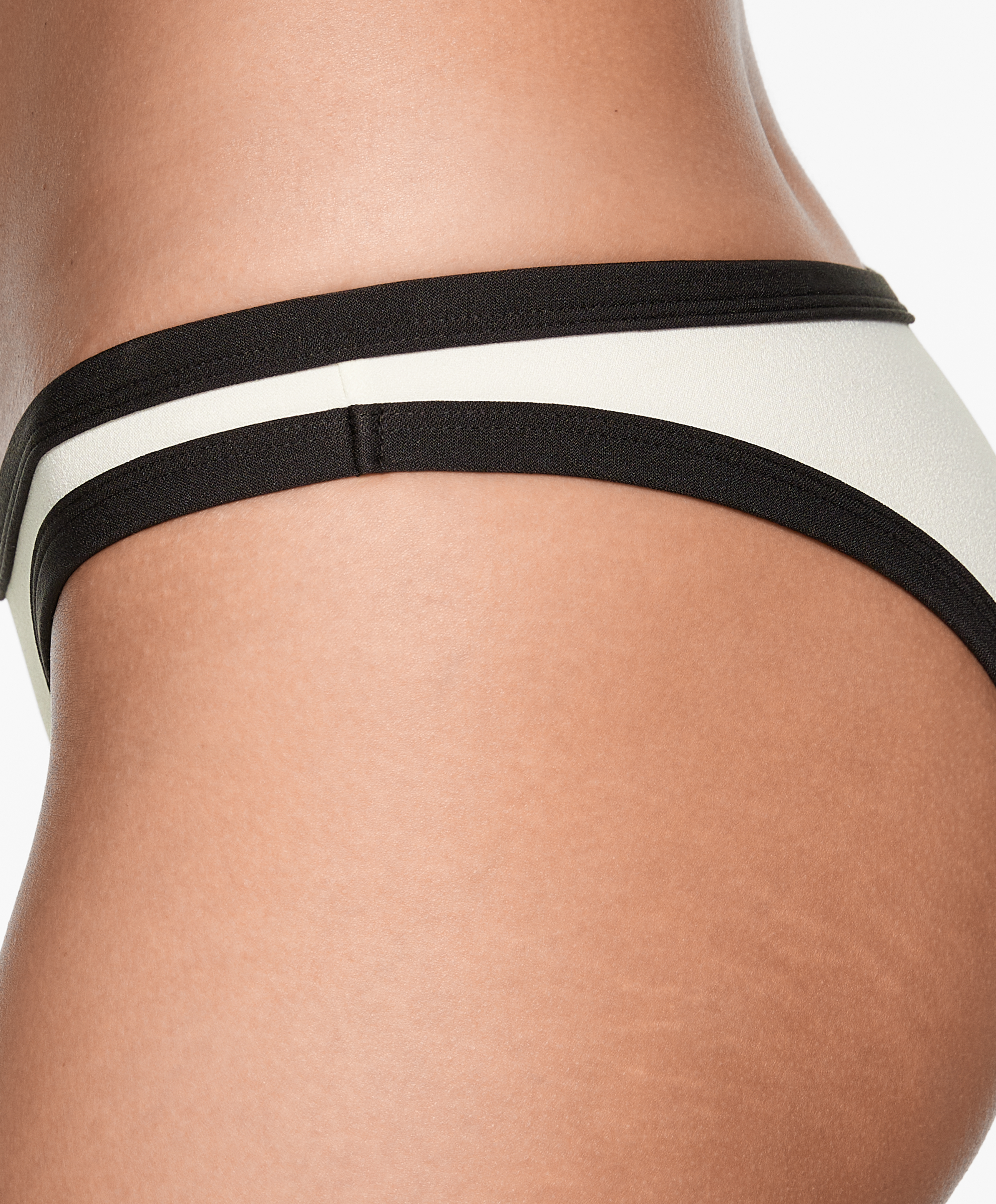 Contrast trim medium-coverage bikini briefs